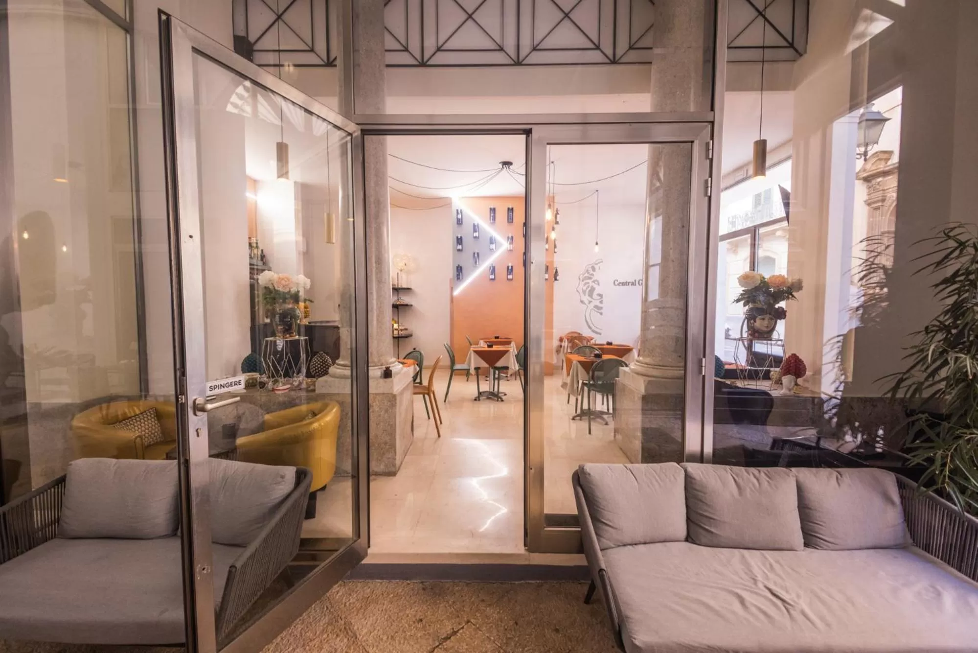 Lounge or bar in Central Gallery Rooms- Palazzo D'Ali' Staiti XIX