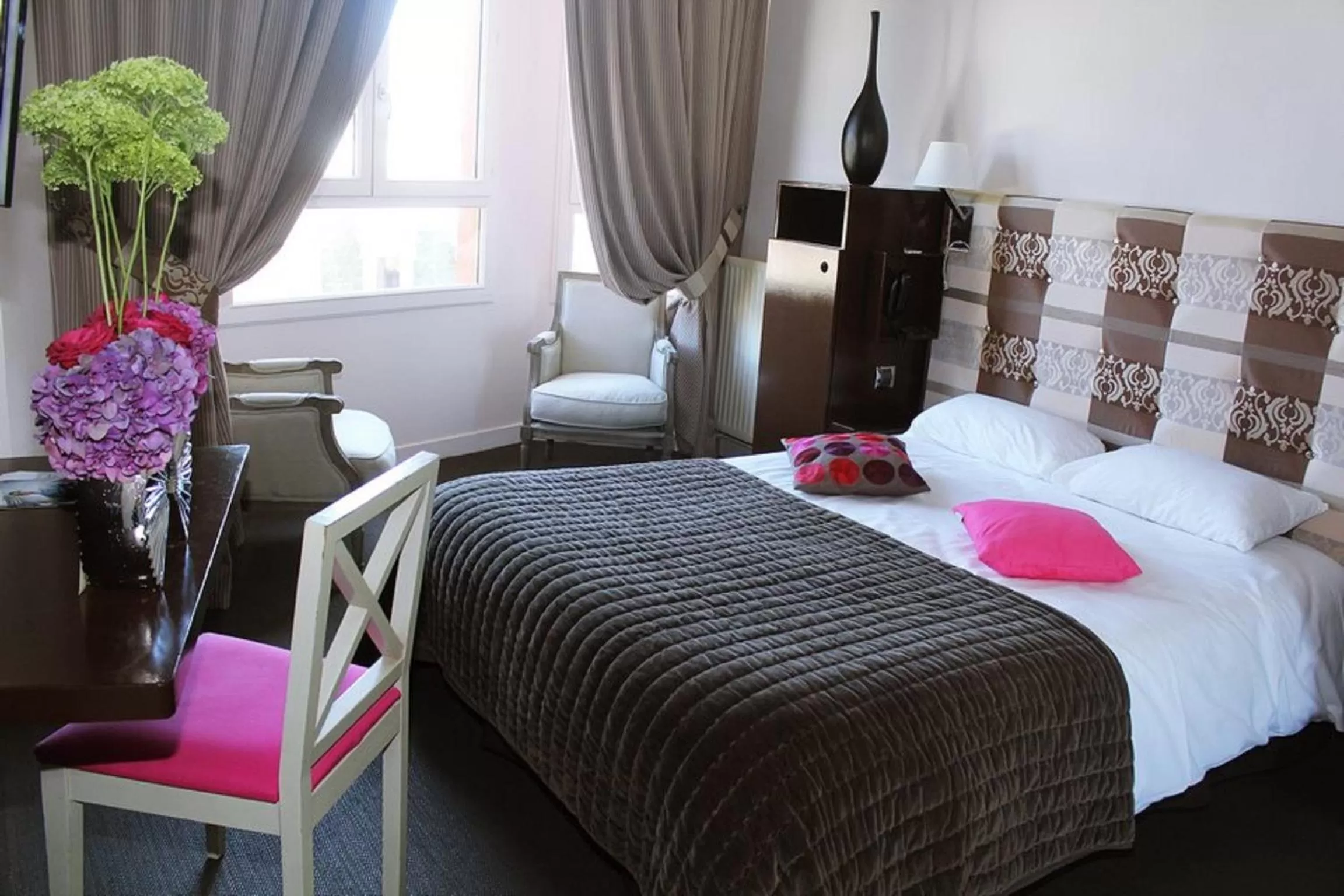 Bedroom, Bed in Hotel Des Bains