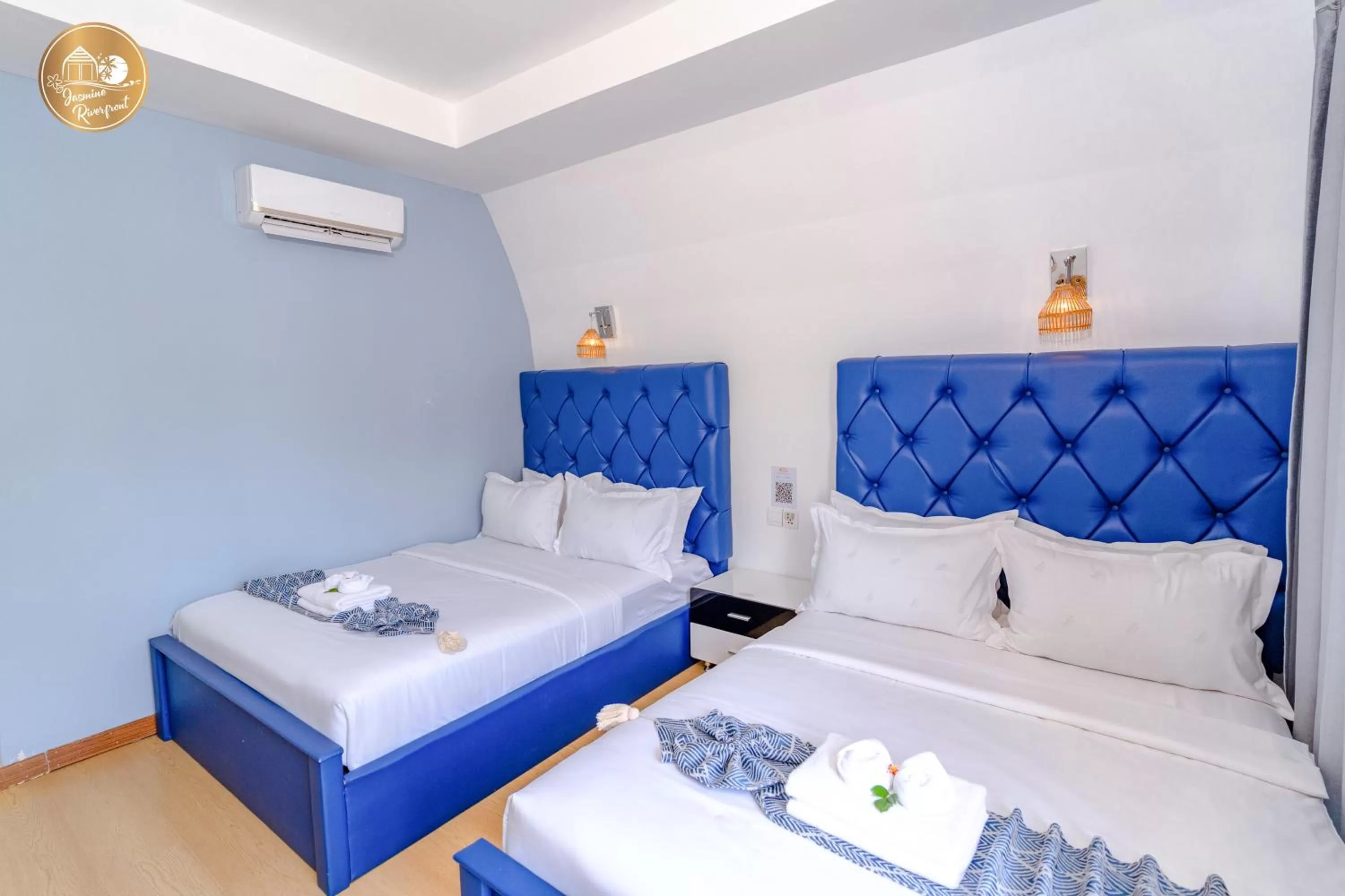 Bedroom, Bed in Jasmine River Front