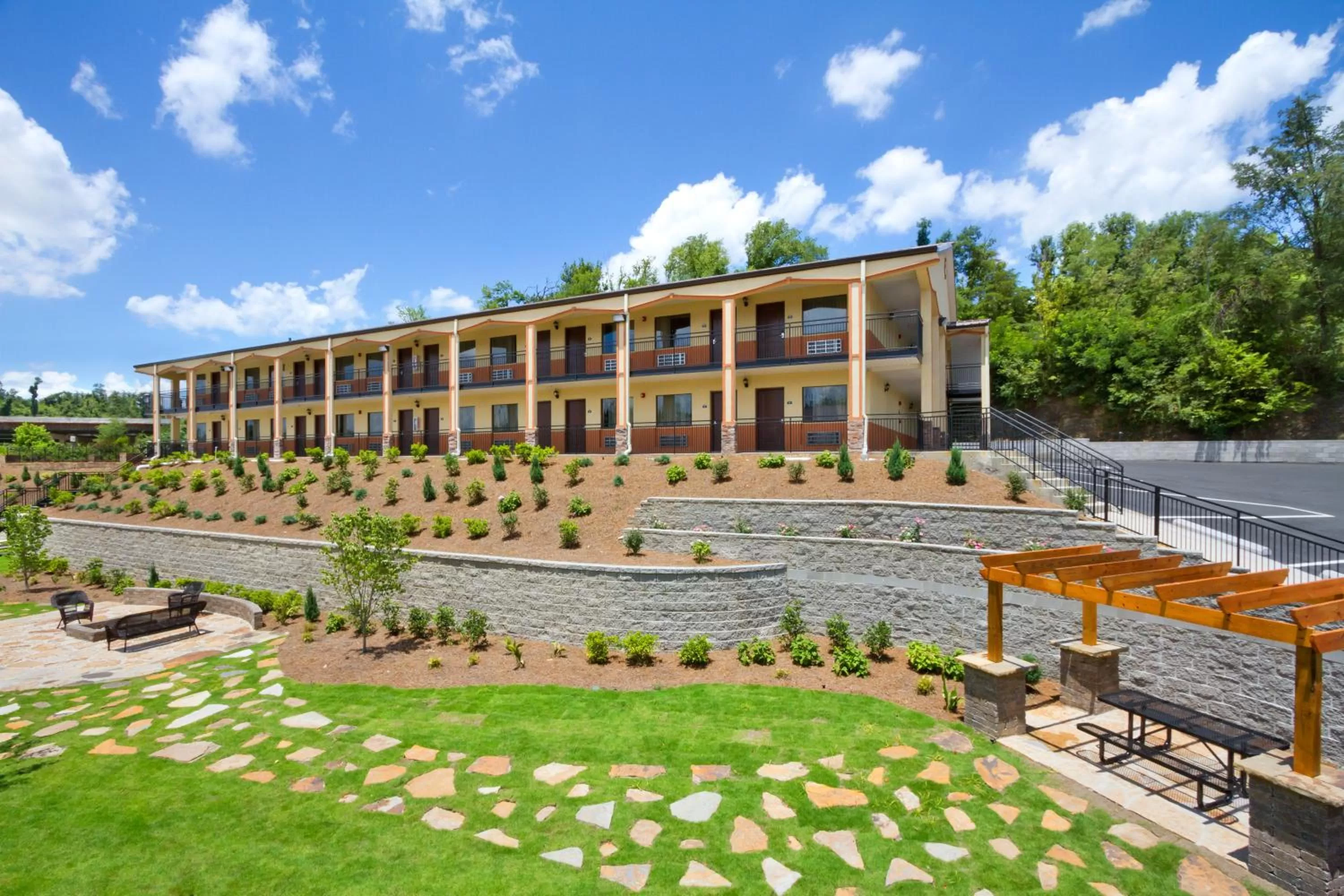 Facade/entrance in Days Inn by Wyndham Fultondale