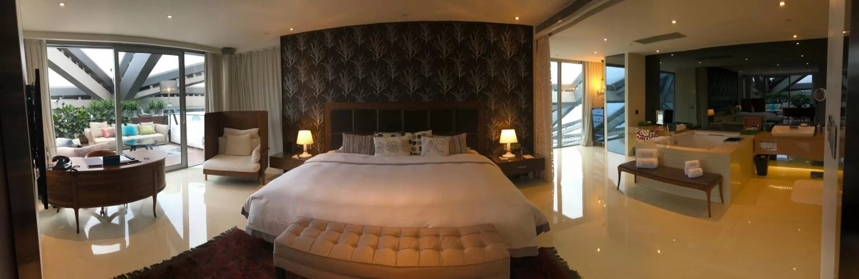 Bed in Hotel Éclat Beijing