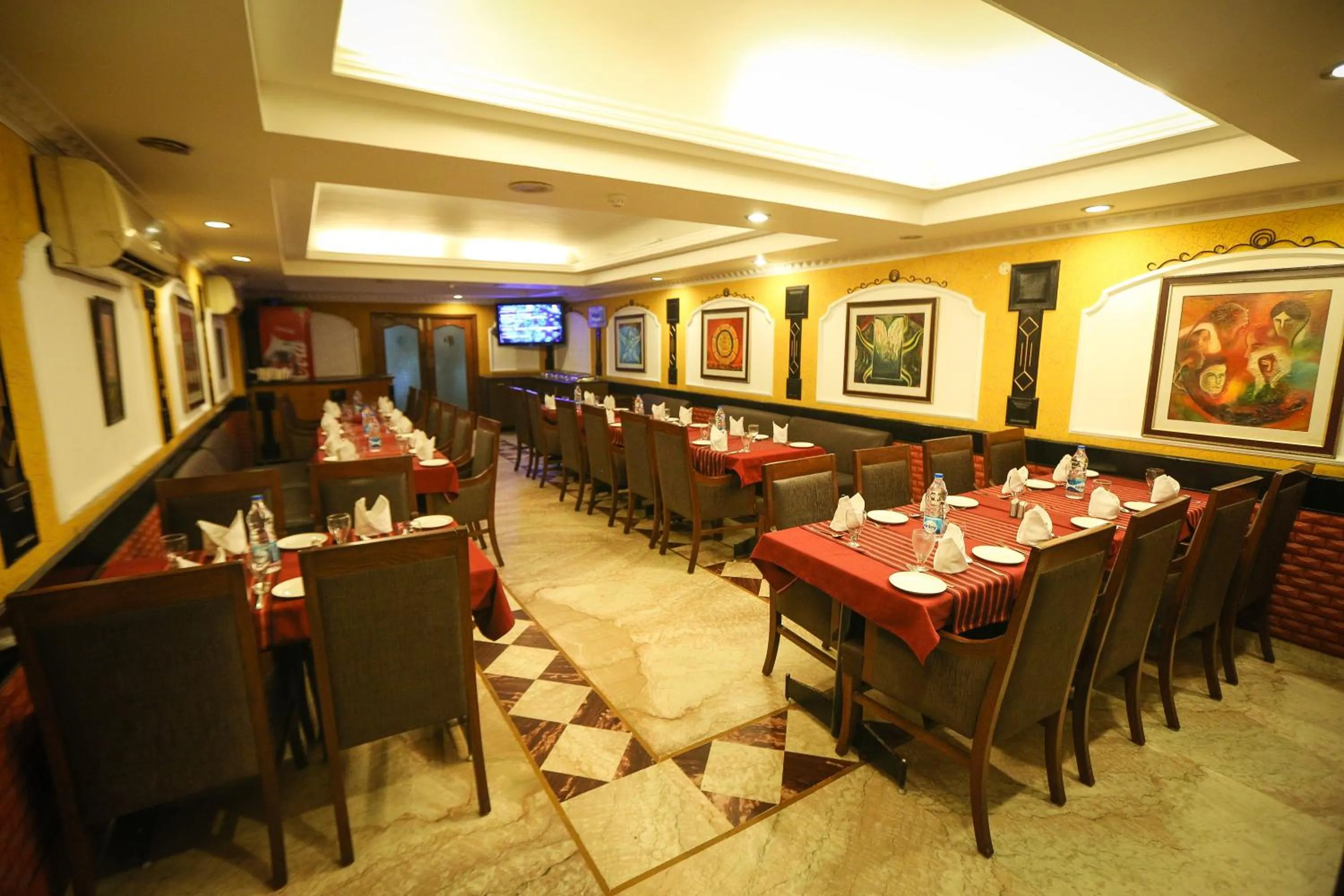 Evening entertainment in Hotel City Heart Premium