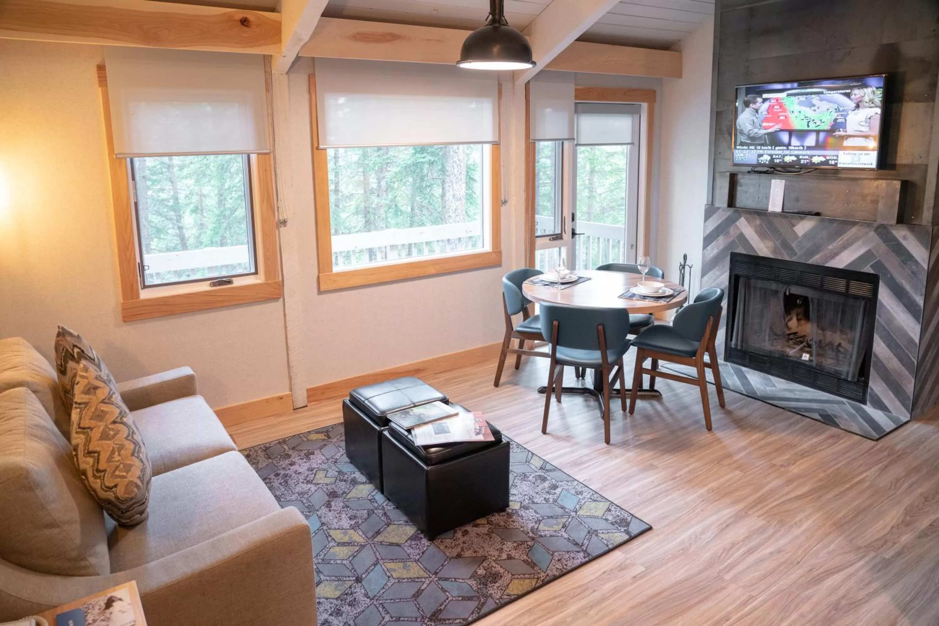 Living room in Tunnel Mountain Resort