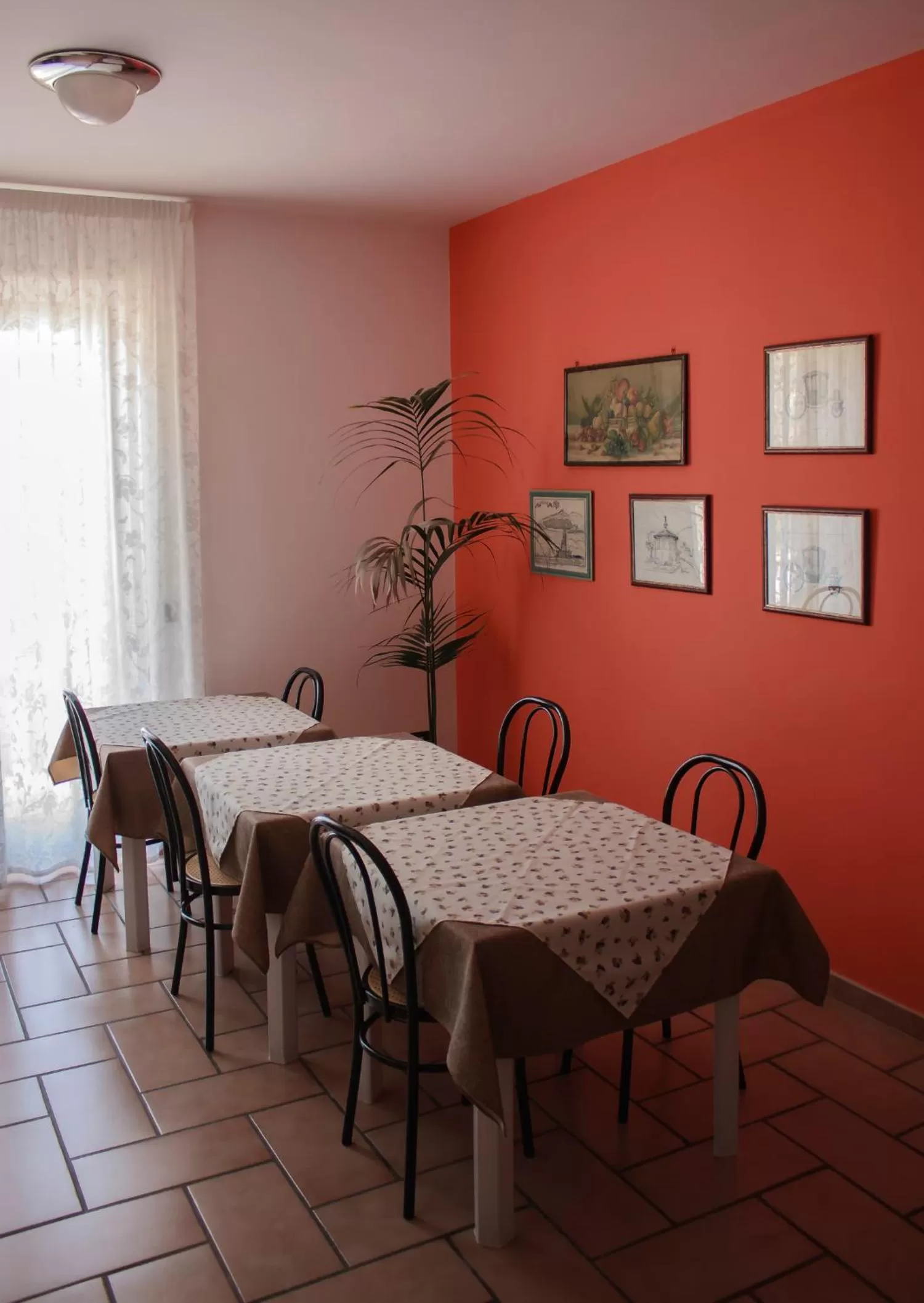 Restaurant/places to eat in Villa Ruberto