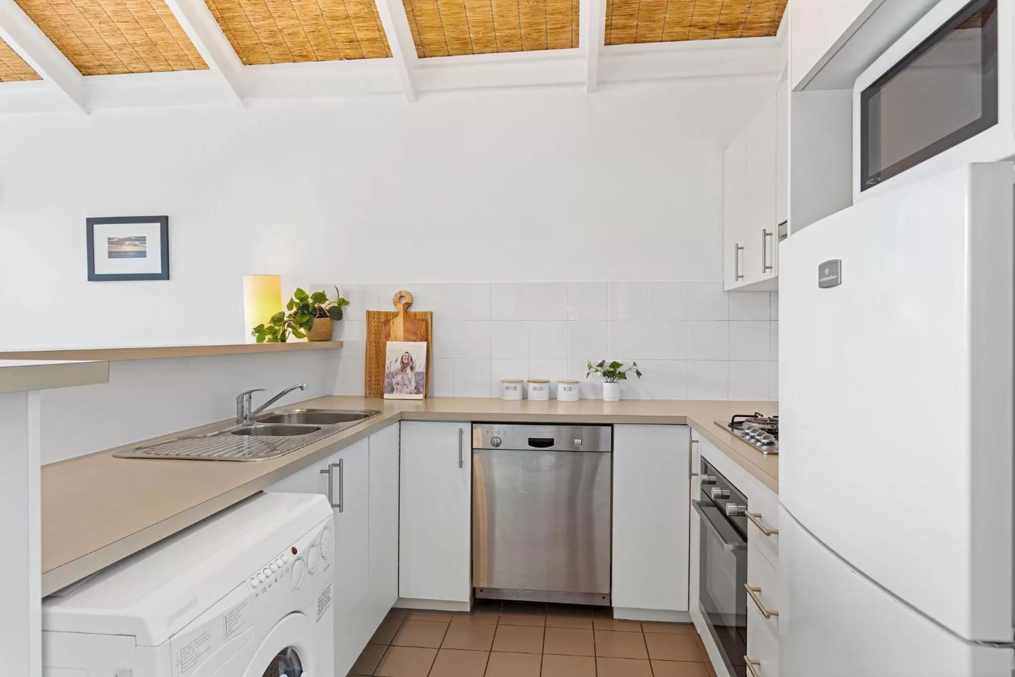 Kitchen/Kitchenette in Whitecrest Eco Apartments Great Ocean Road