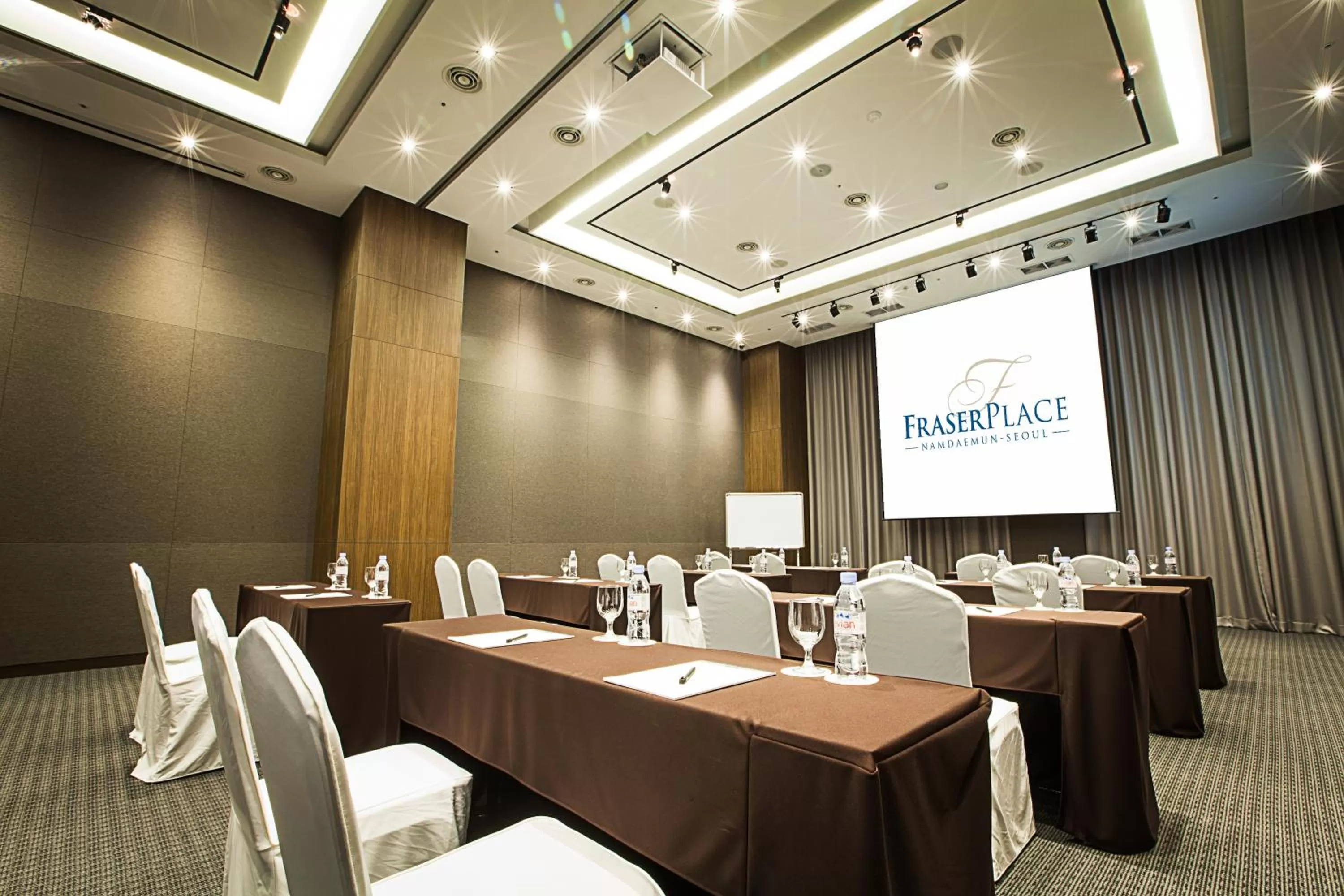 Business facilities in Fraser Place Namdaemun Seoul