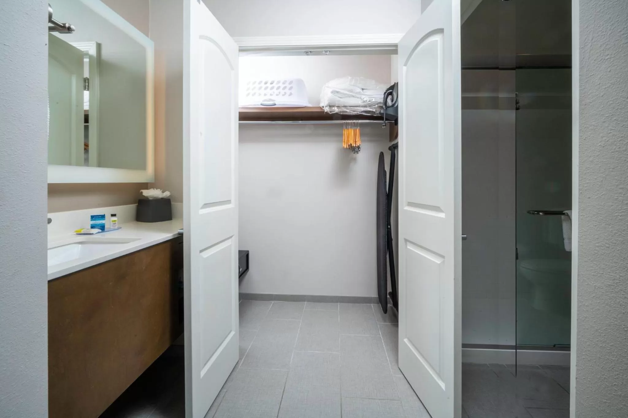 Photo of the whole room in Staybridge Suites - Summerville by IHG