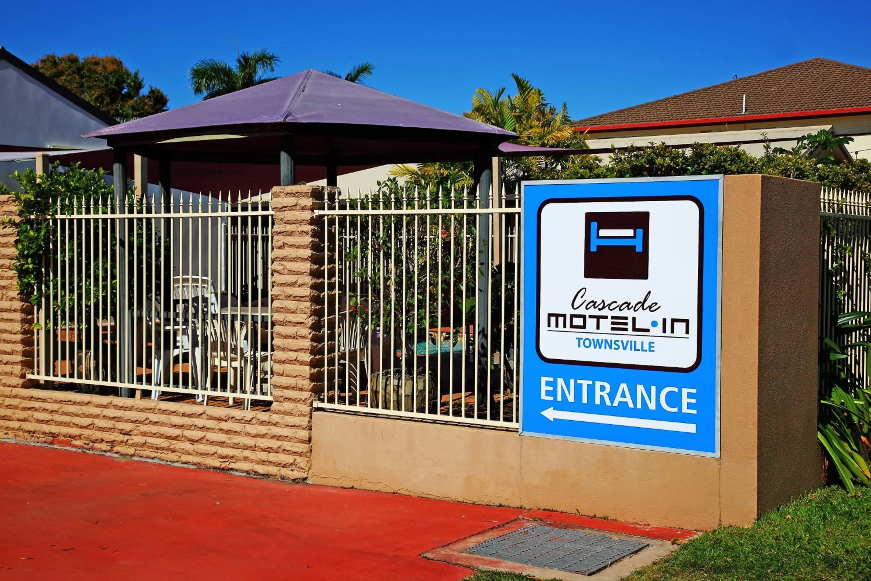 Day in Cascade Motel In Townsville