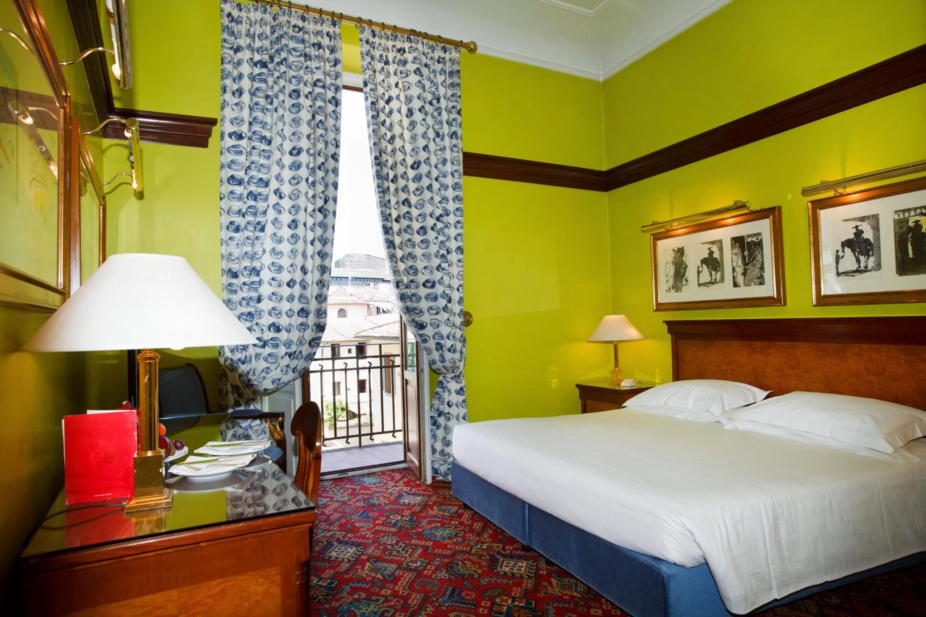 Bed in Hotel Albani Firenze