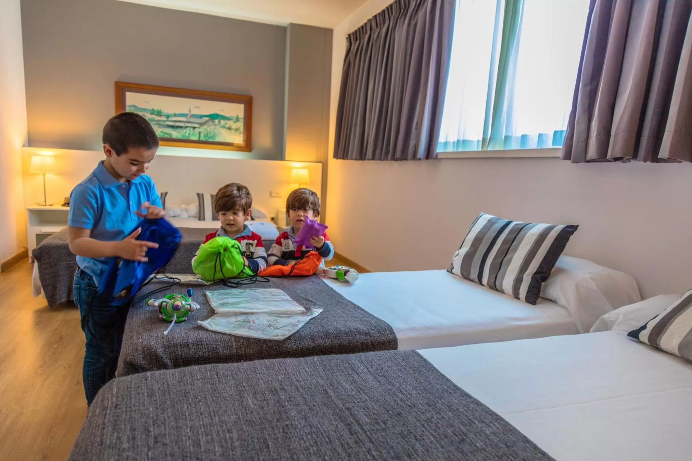 children, Bed in Aparthotel Atenea Barcelona