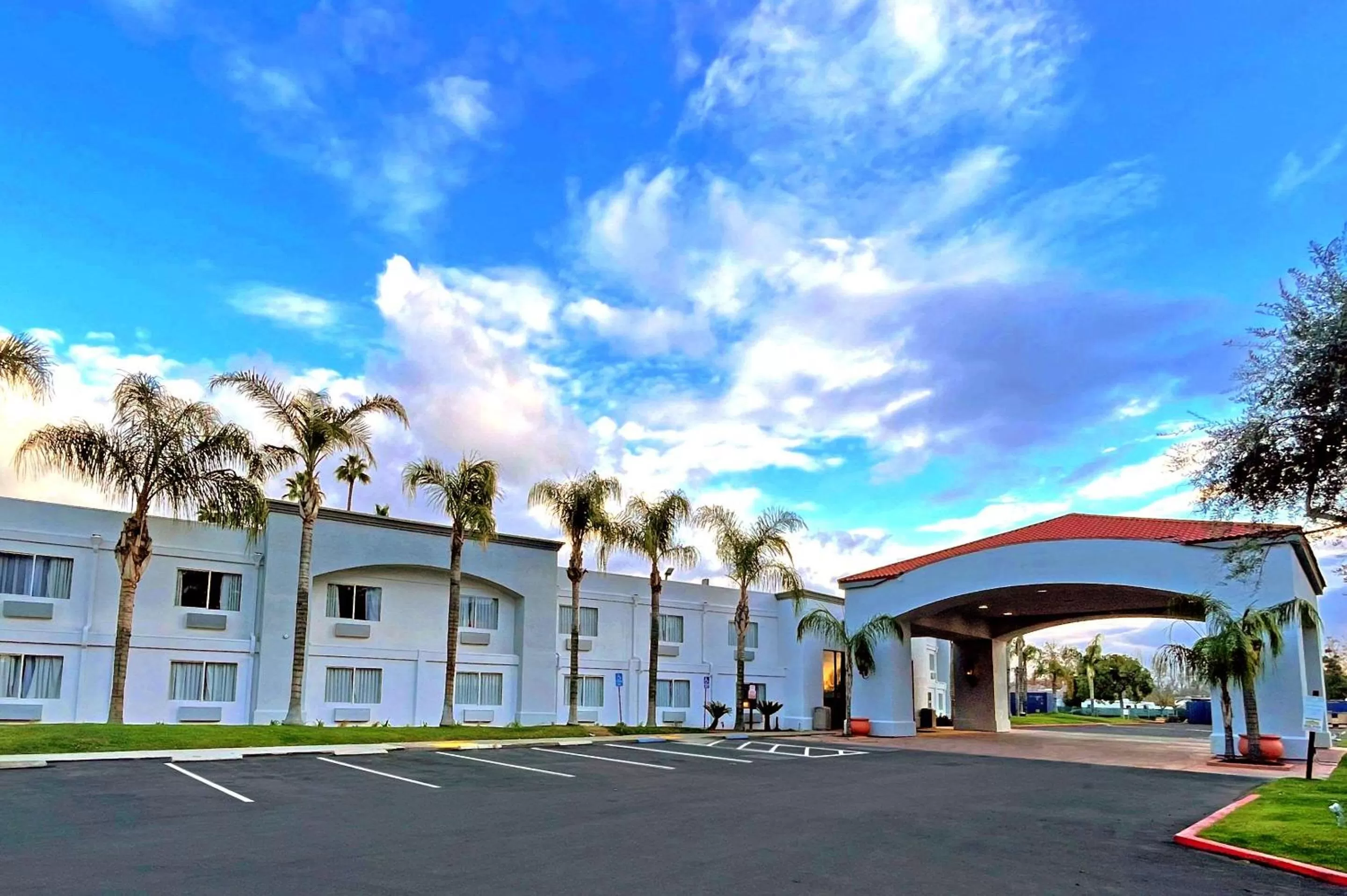 Property building in Hourglass Hotel, an Ascend Collection Hotel