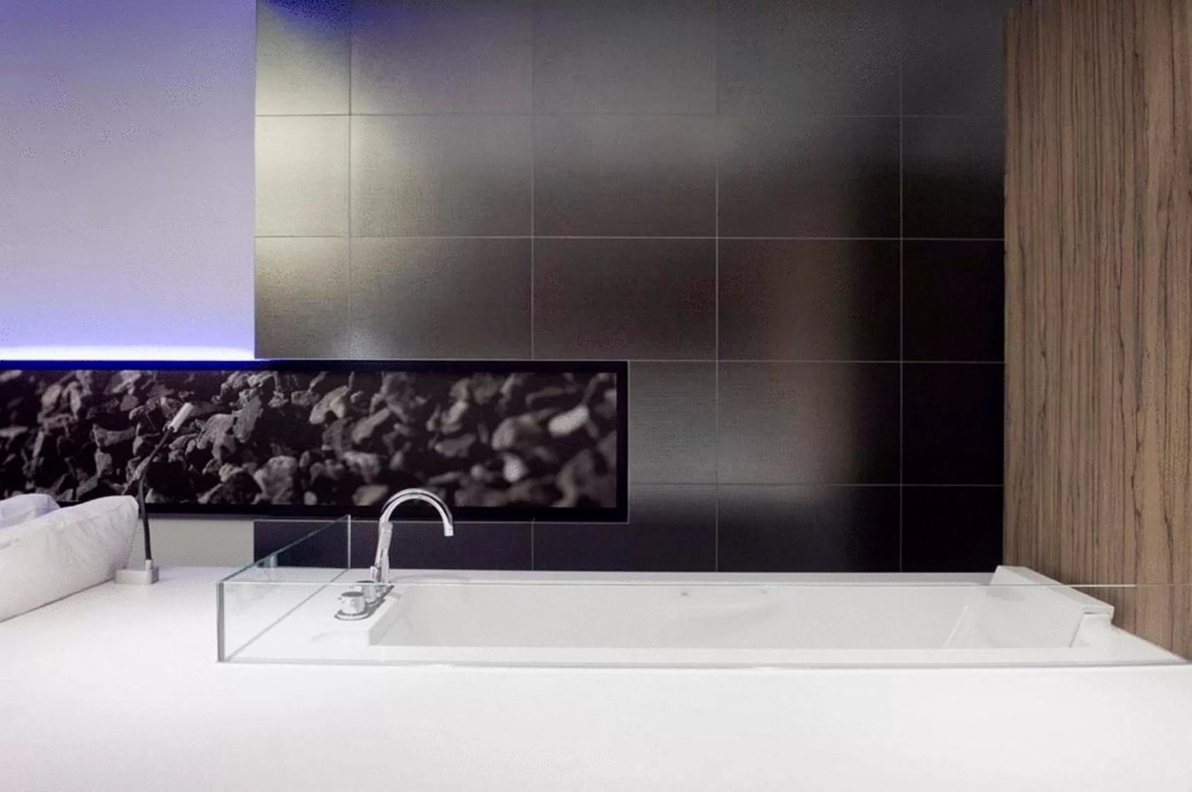 Bathroom in Carbon Hotel