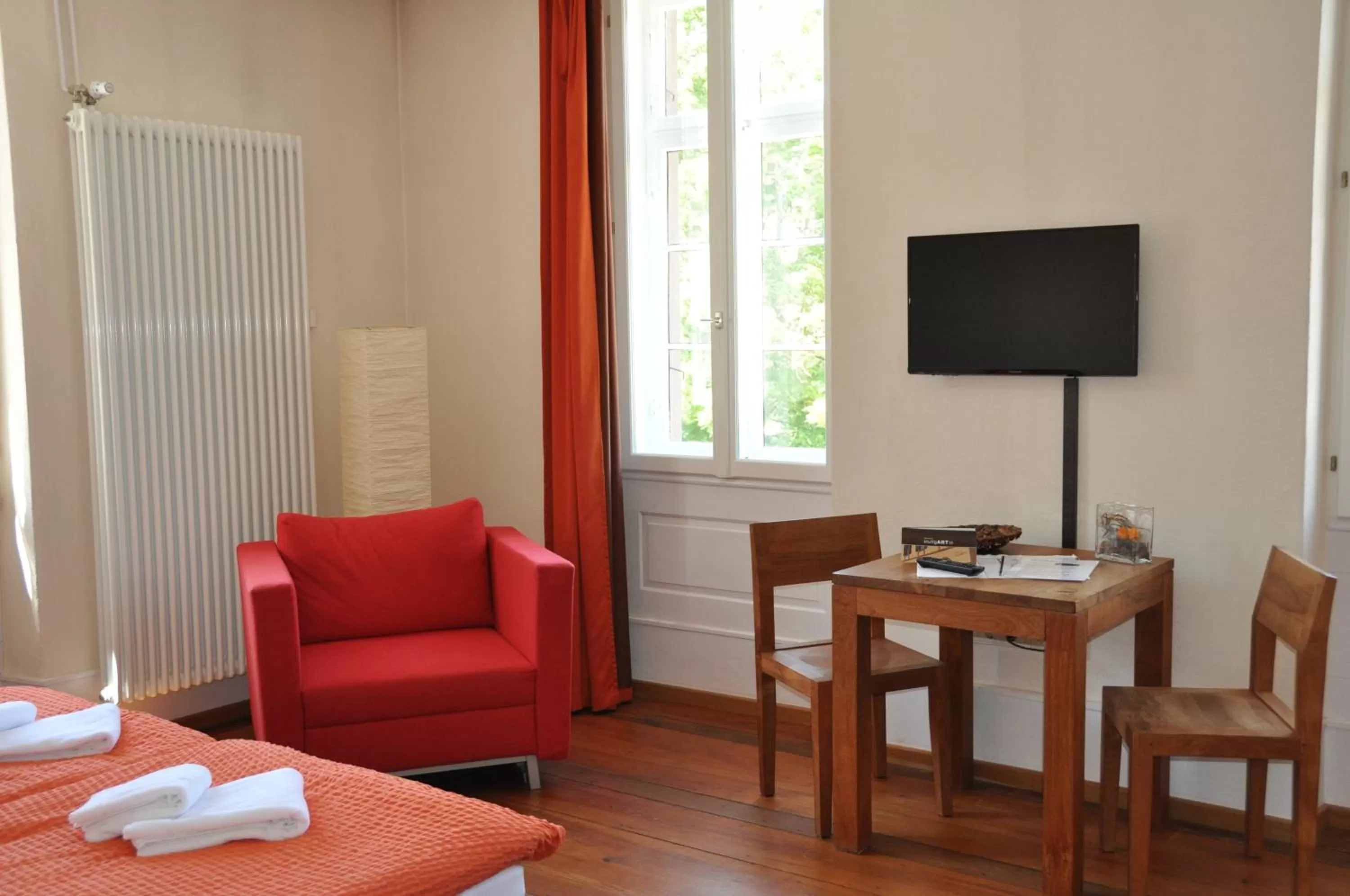 Decorative detail, TV/Entertainment Center in Gästehaus stuttgART36