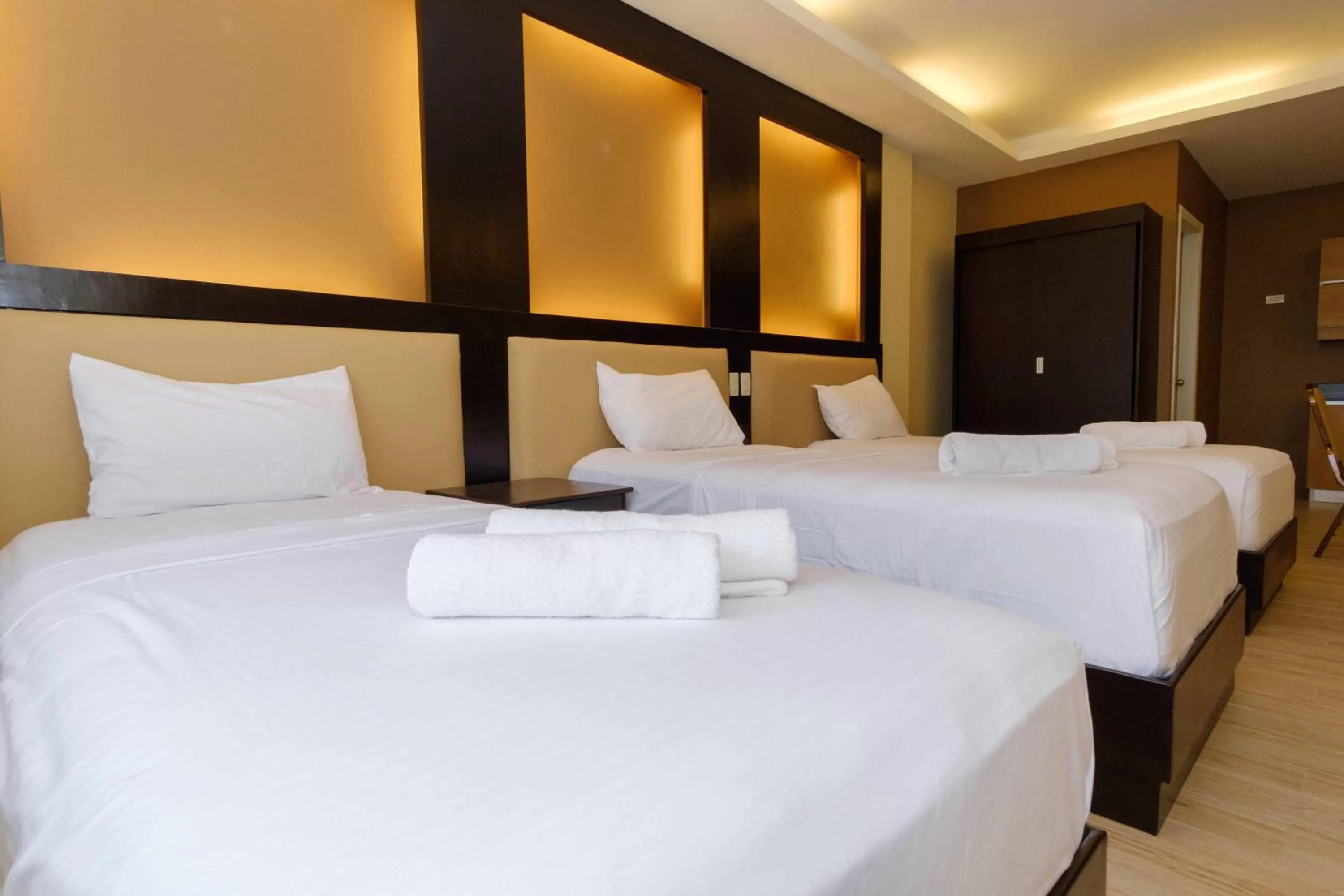 Bed in Northpointe Residences