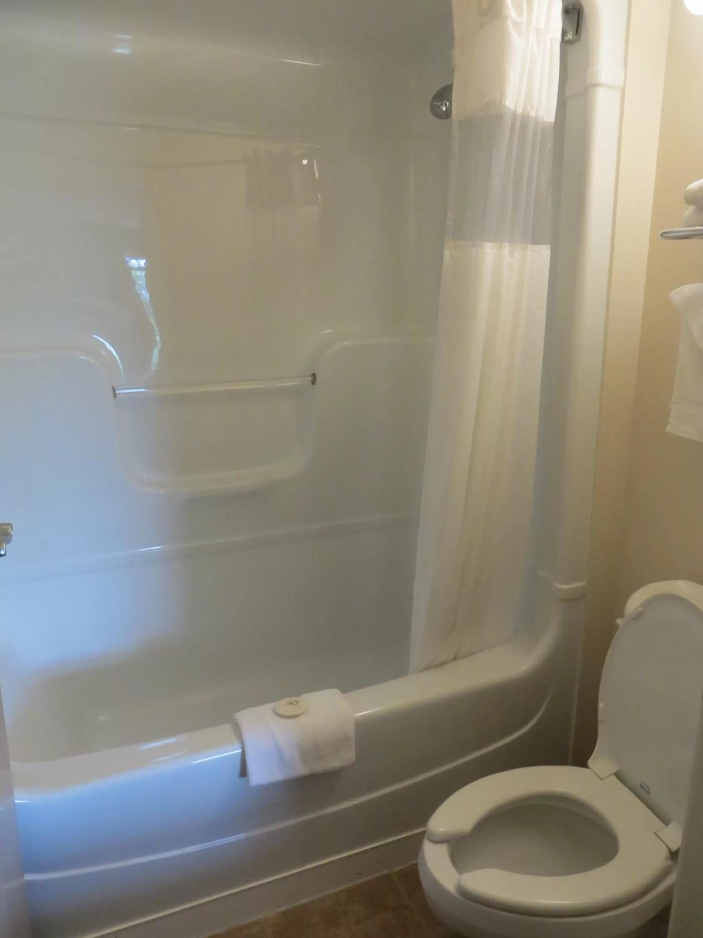 Bathroom in London Travel Inn