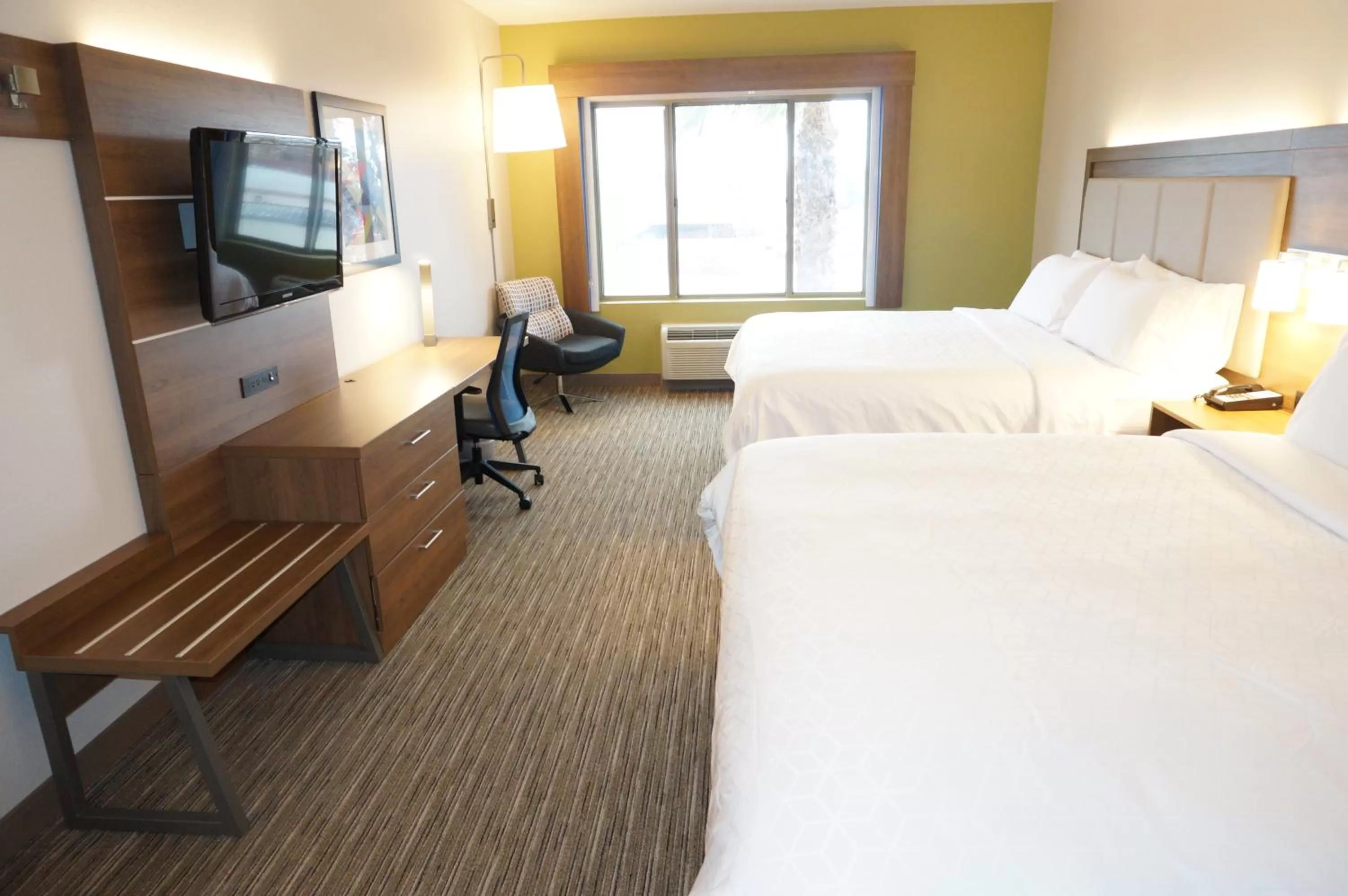 Photo of the whole room, Bed in Holiday Inn Express Fremont - Milpitas Central by IHG