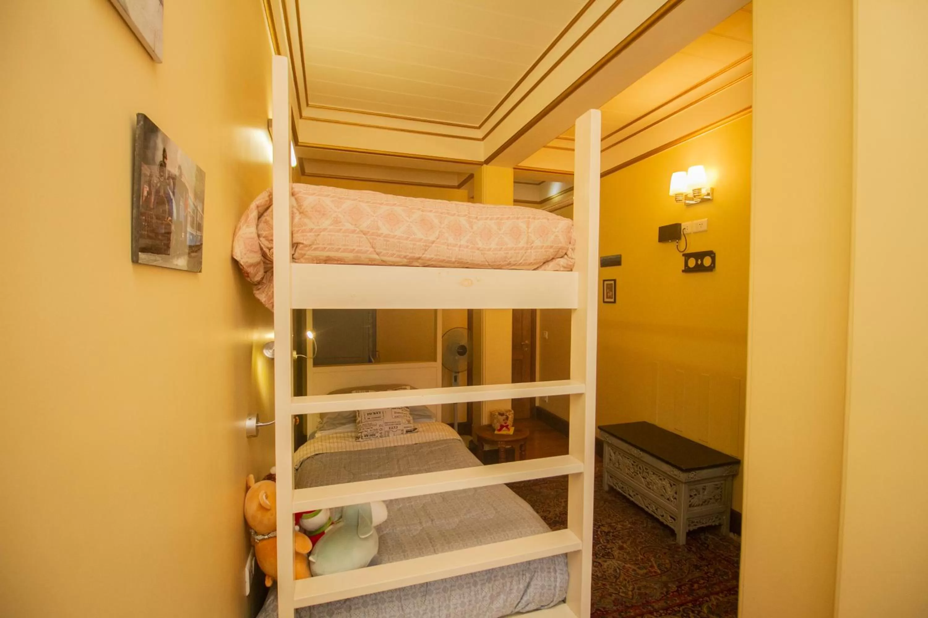 bunk bed, Bed in Amritara Luxury Villa Tosca, Gangtok