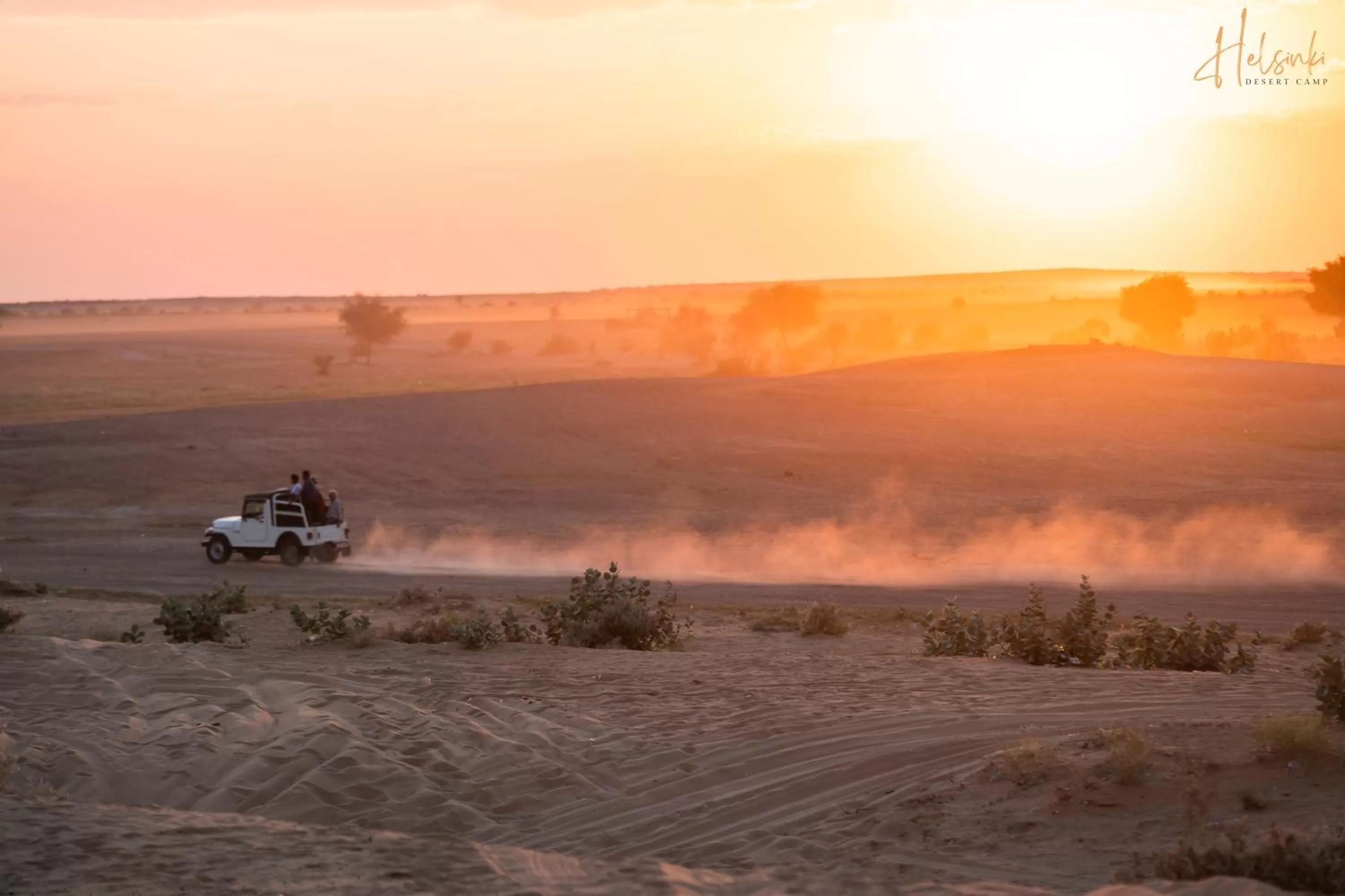 Evening entertainment in Helsinki Desert Camp