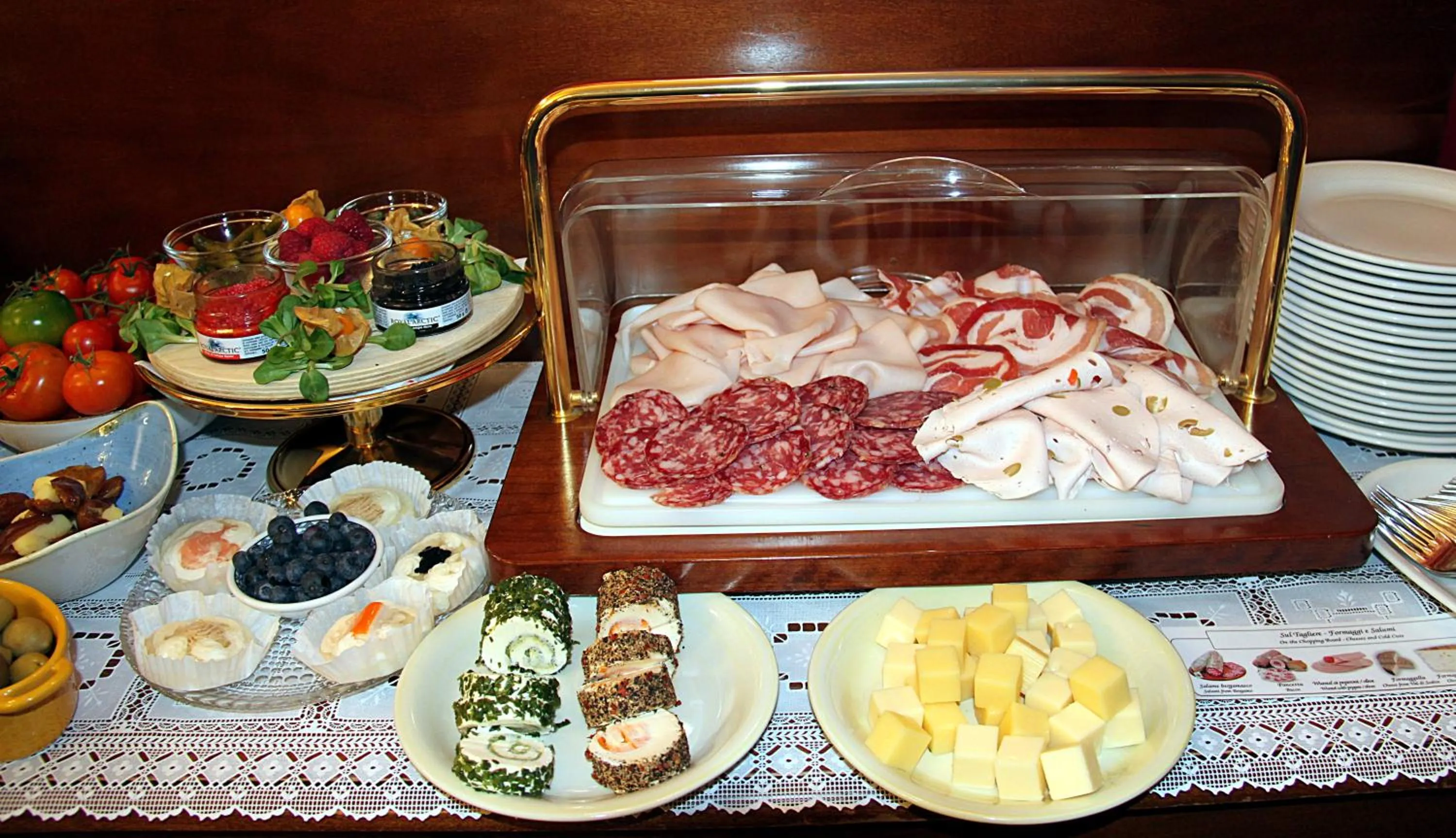 Buffet breakfast in Hotel Città Dei Mille