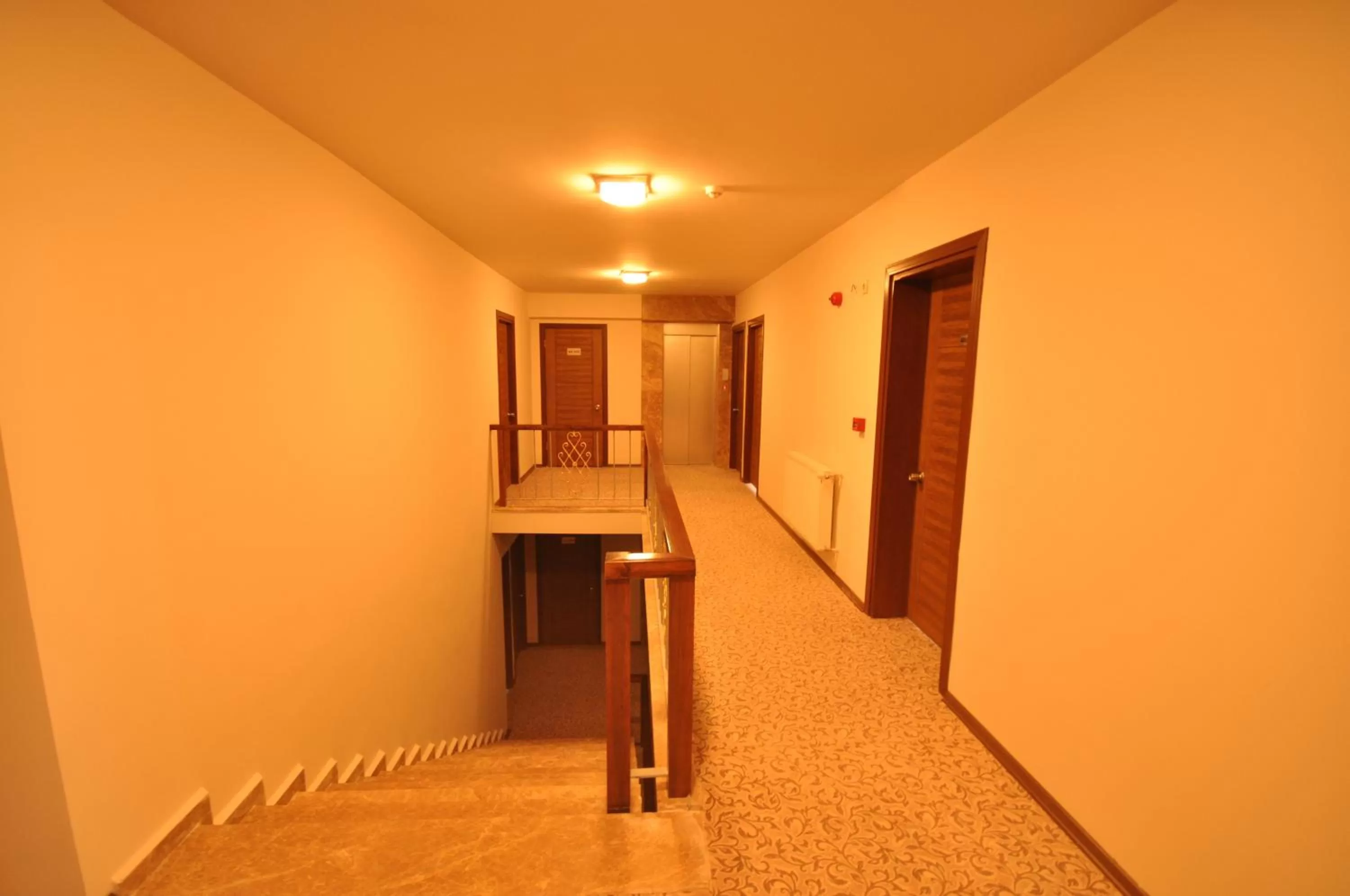 Communal lounge/ TV room in Grand Anzac Hotel