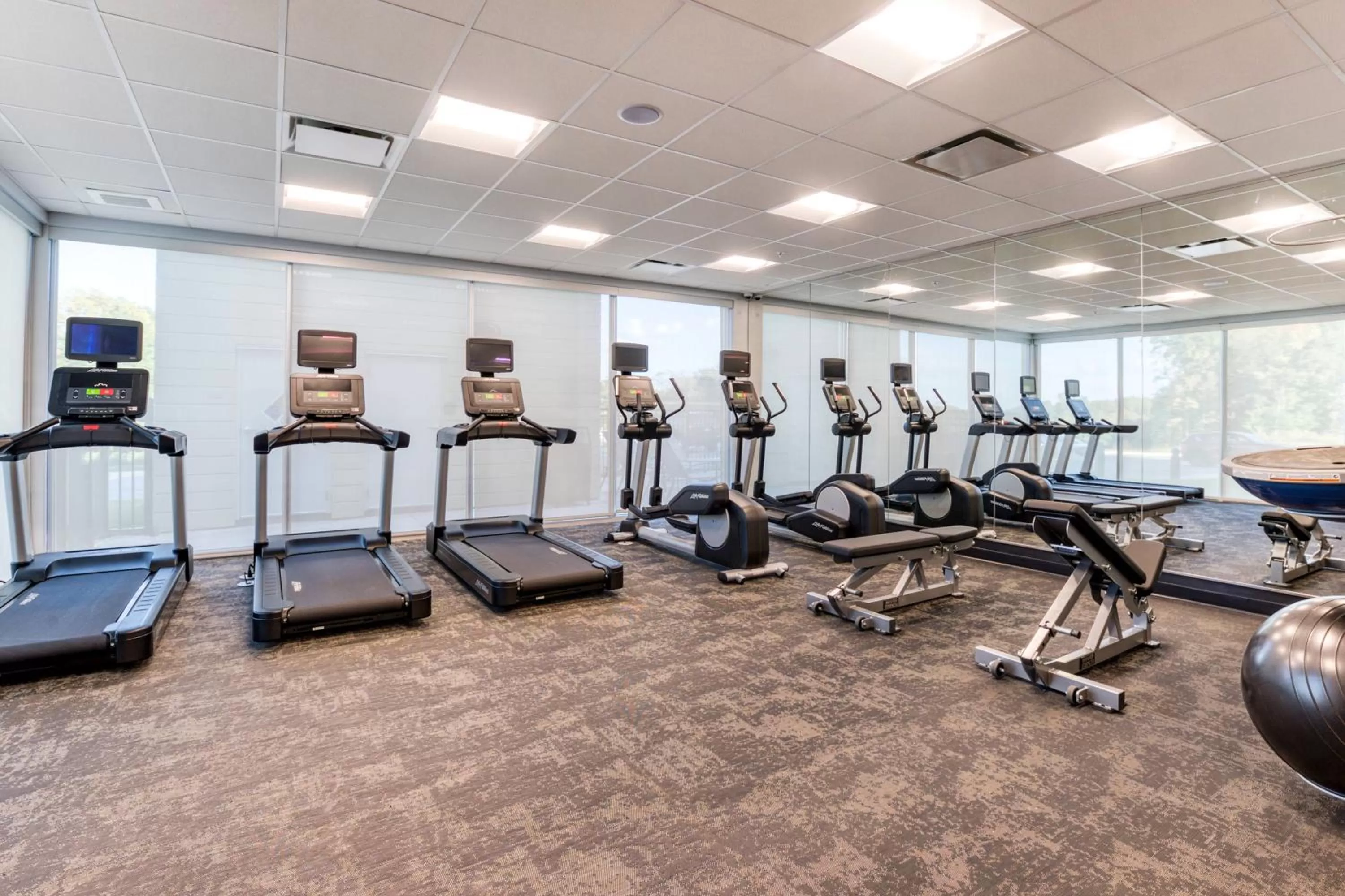 Fitness centre/facilities in Fairfield Inn & Suites by Marriott Charlotte Belmont