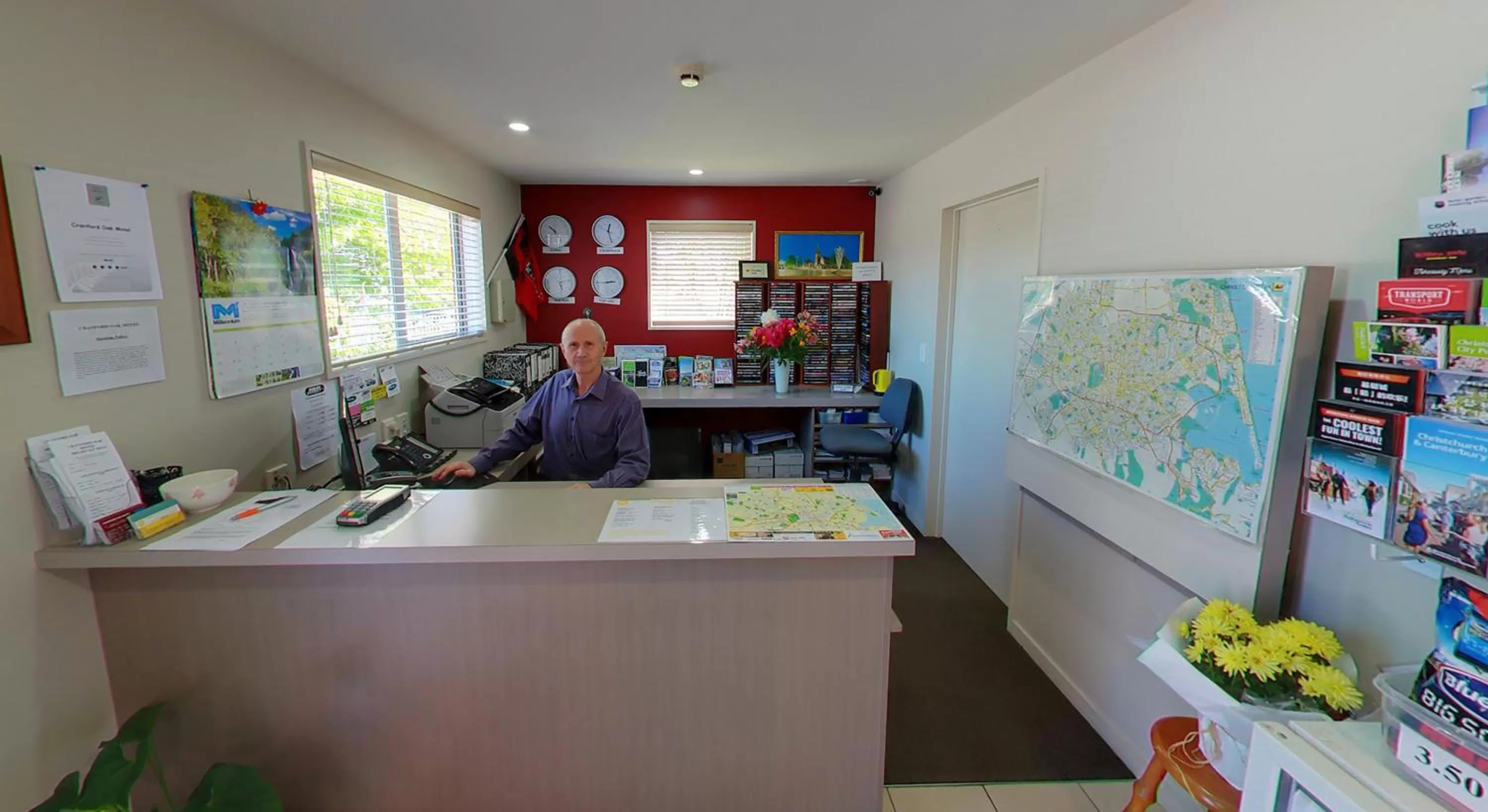 Lobby or reception in Cranford Oak Motel