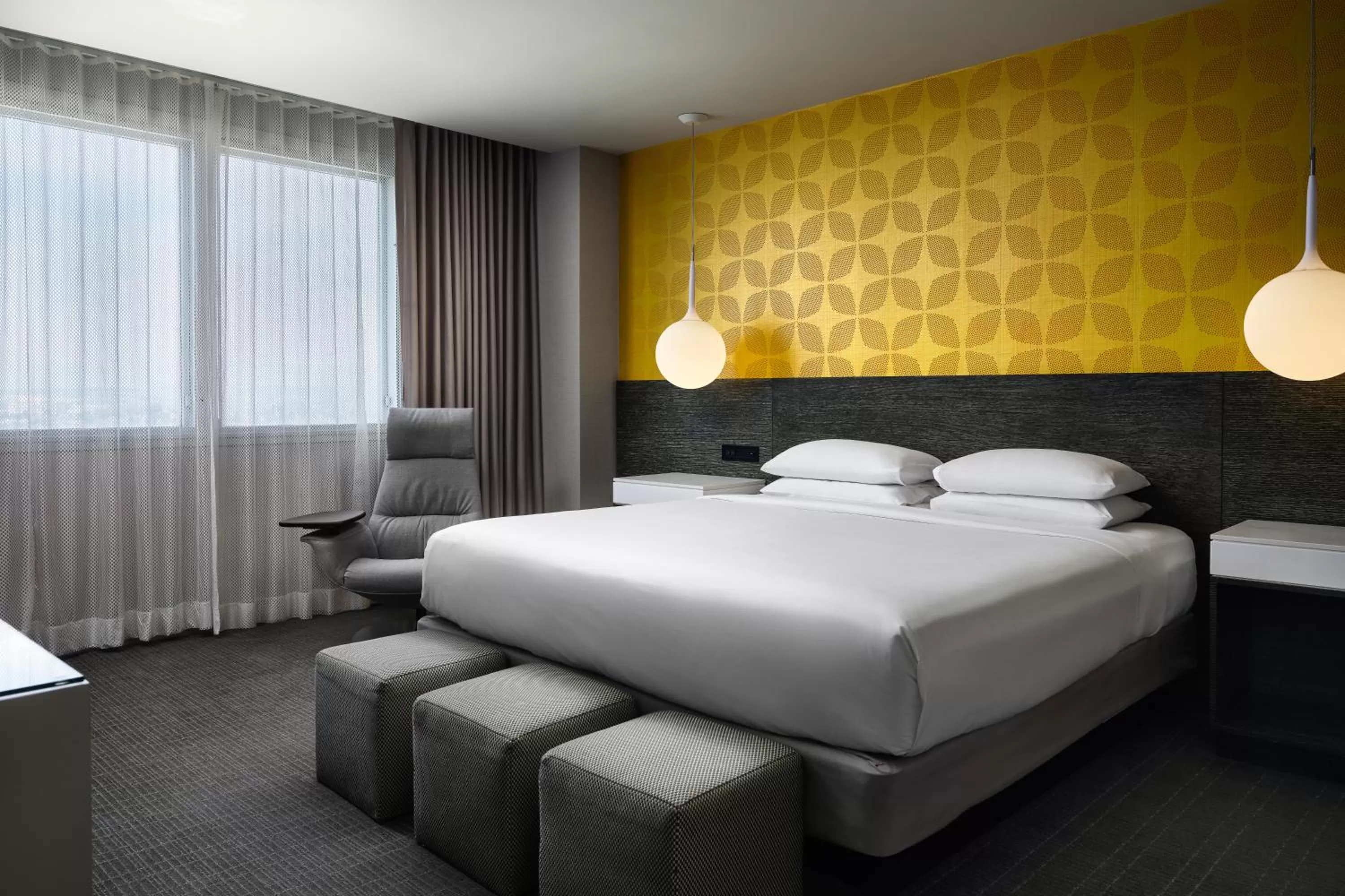 Bed in Hyatt Regency Los Angeles International Airport