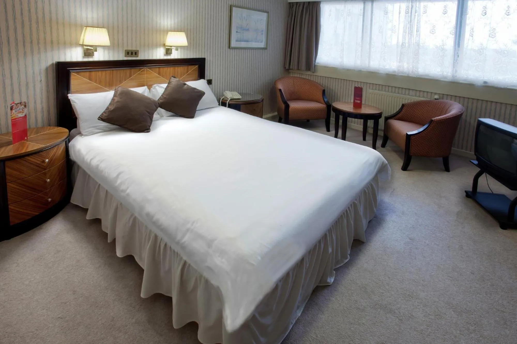 Bed in Britannia Hotel Coventry