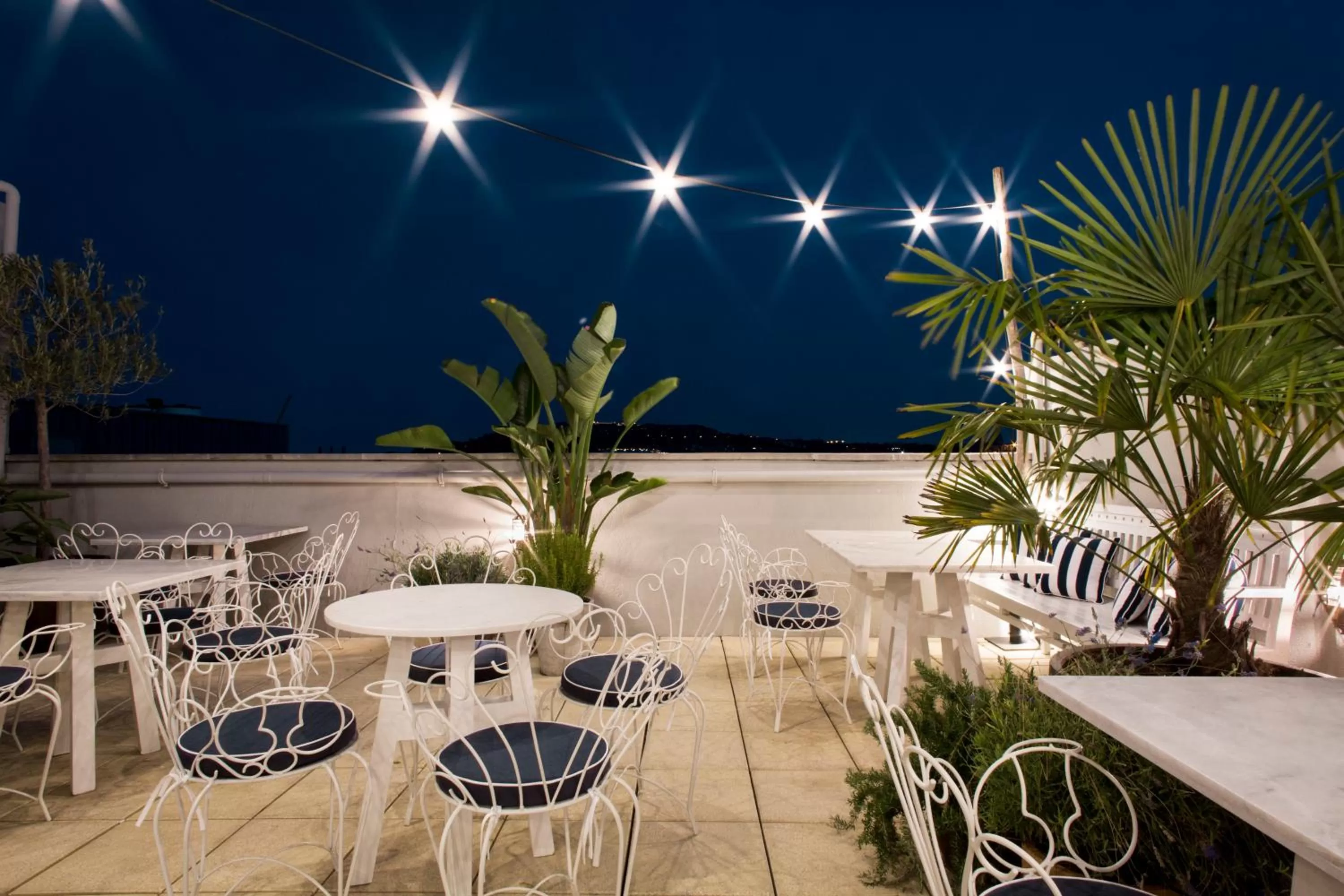 Balcony/Terrace in Hotel Midmost by Majestic Hotel Group