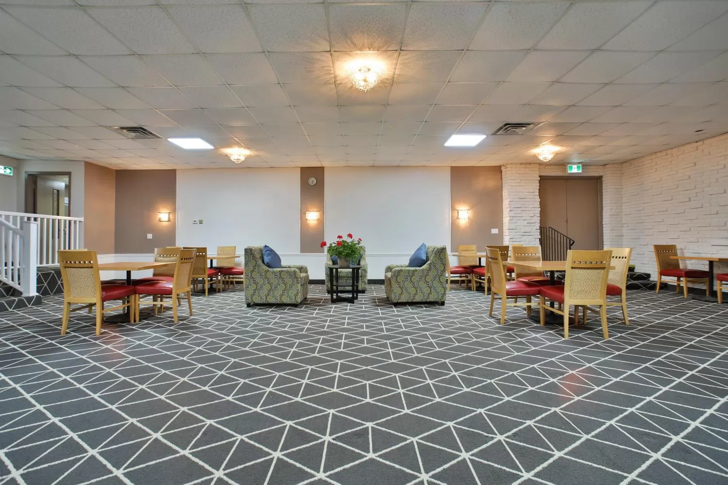 Restaurant/places to eat in King Hotel