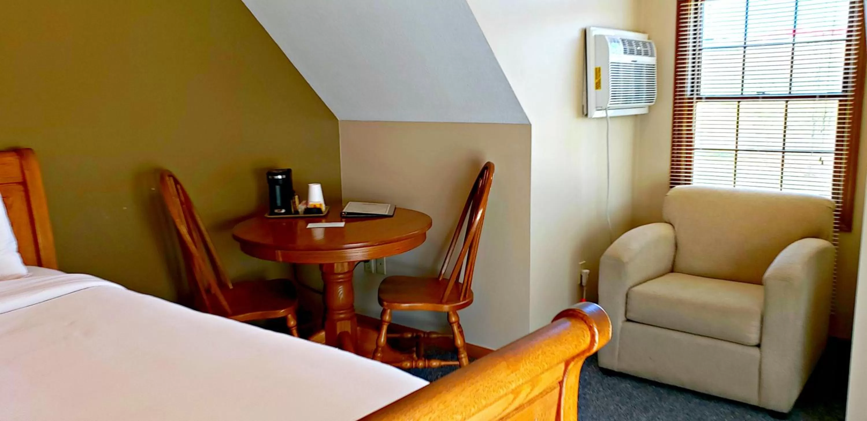 Off site, Bed in Berlin Heritage Inn