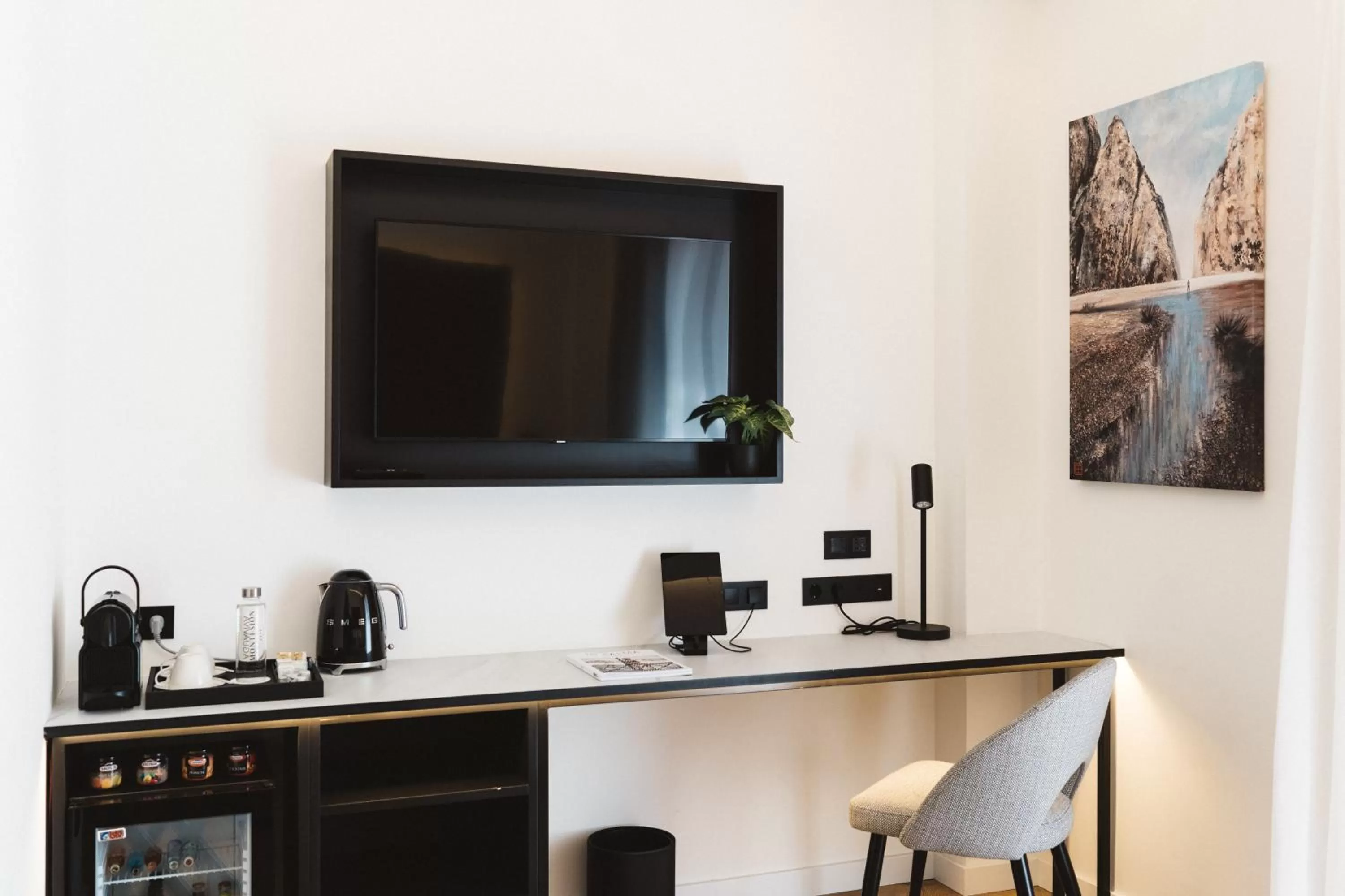 TV and multimedia in Boutique Hotel Petit Montisión