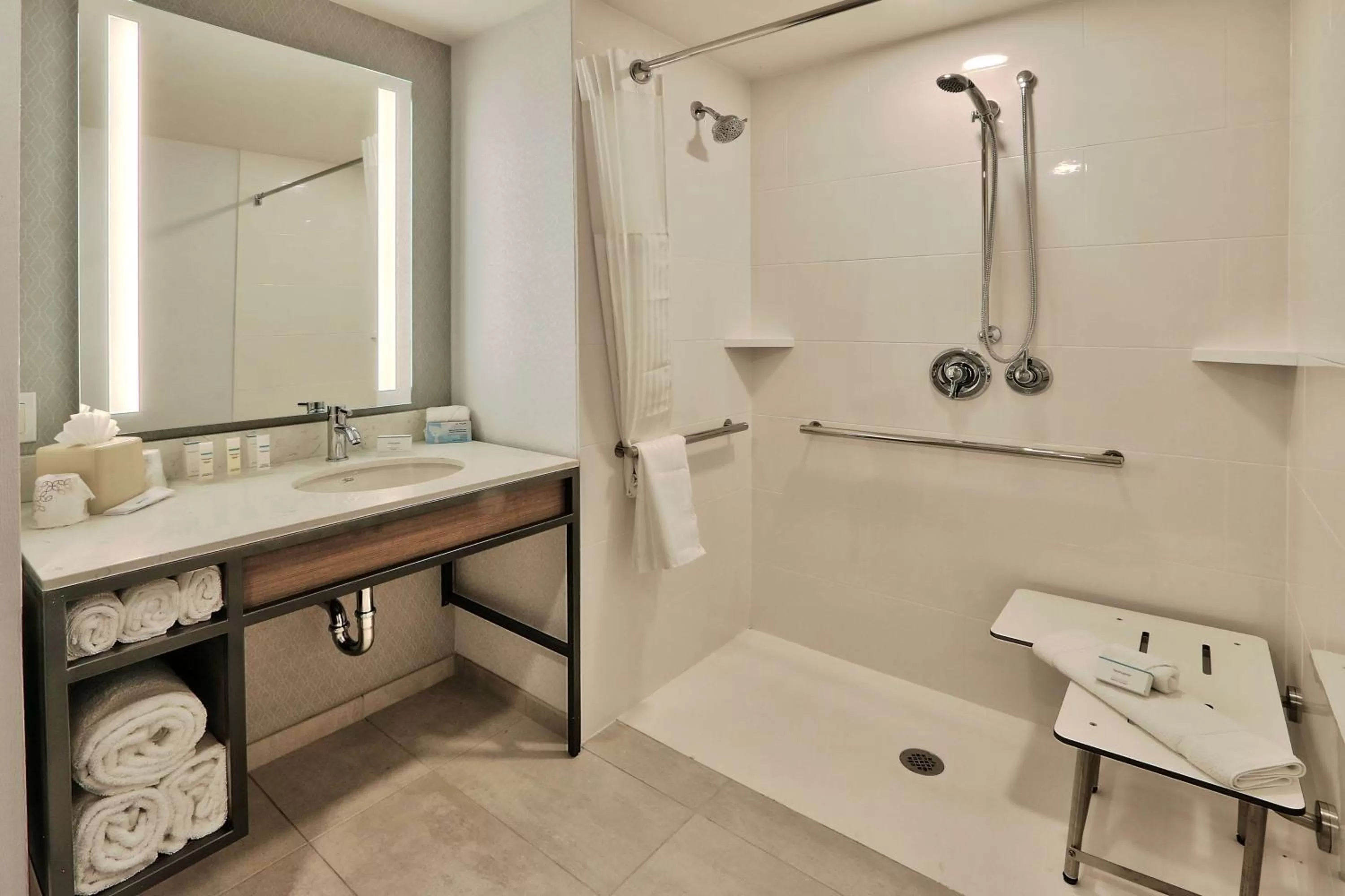 Bathroom in Hilton Garden Inn Albuquerque/Journal Center