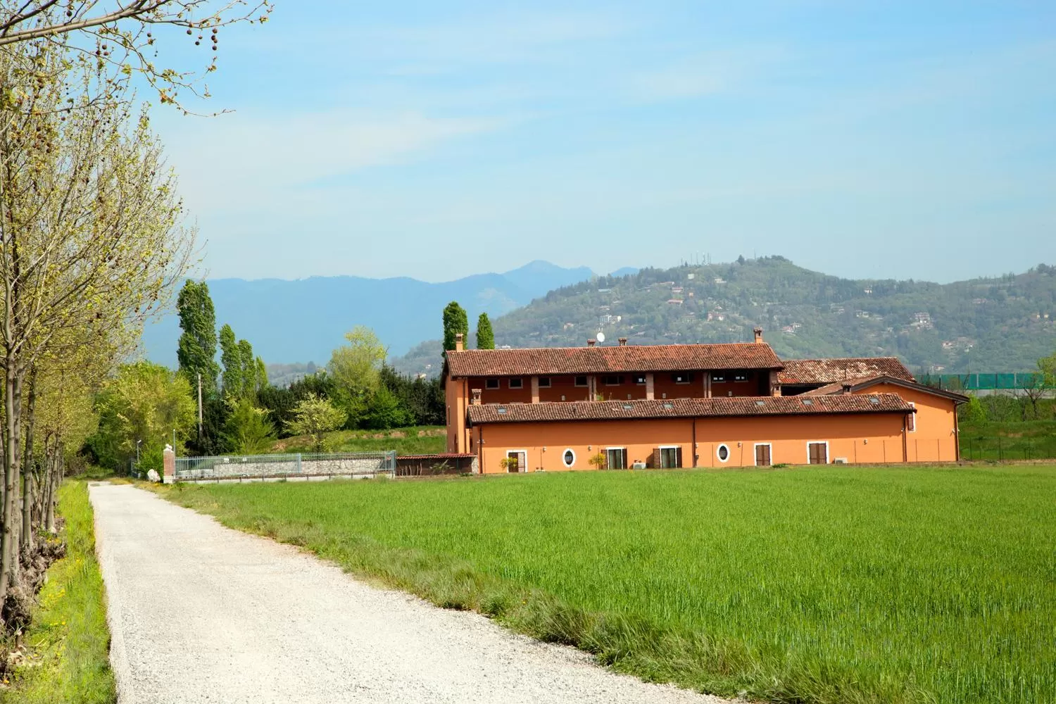 Property building in Cascina Volta