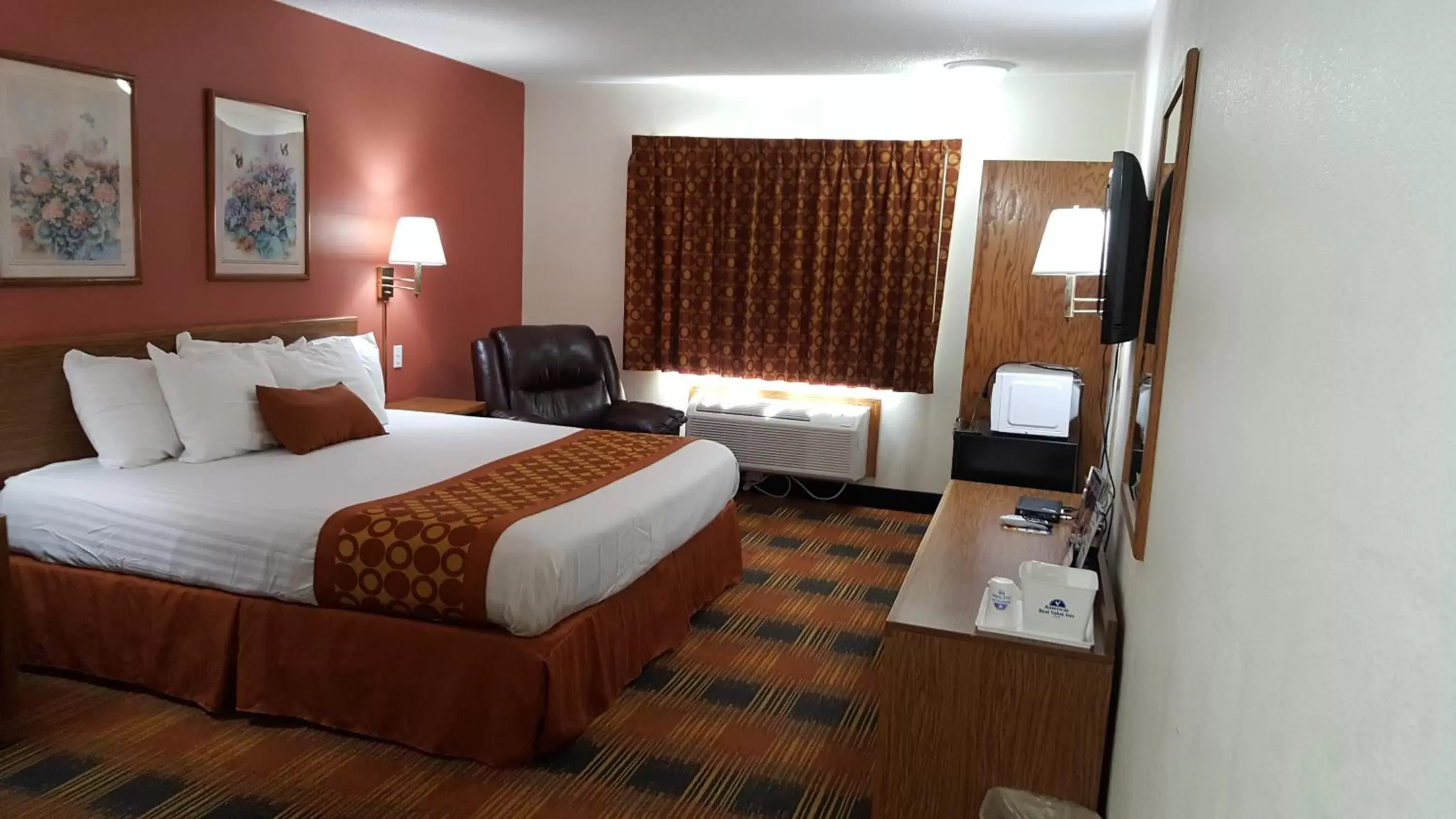 King Room in Americas Best Value Inn and Suites - Nevada King Room in Americas Best Value Inn and Suites - Nevada