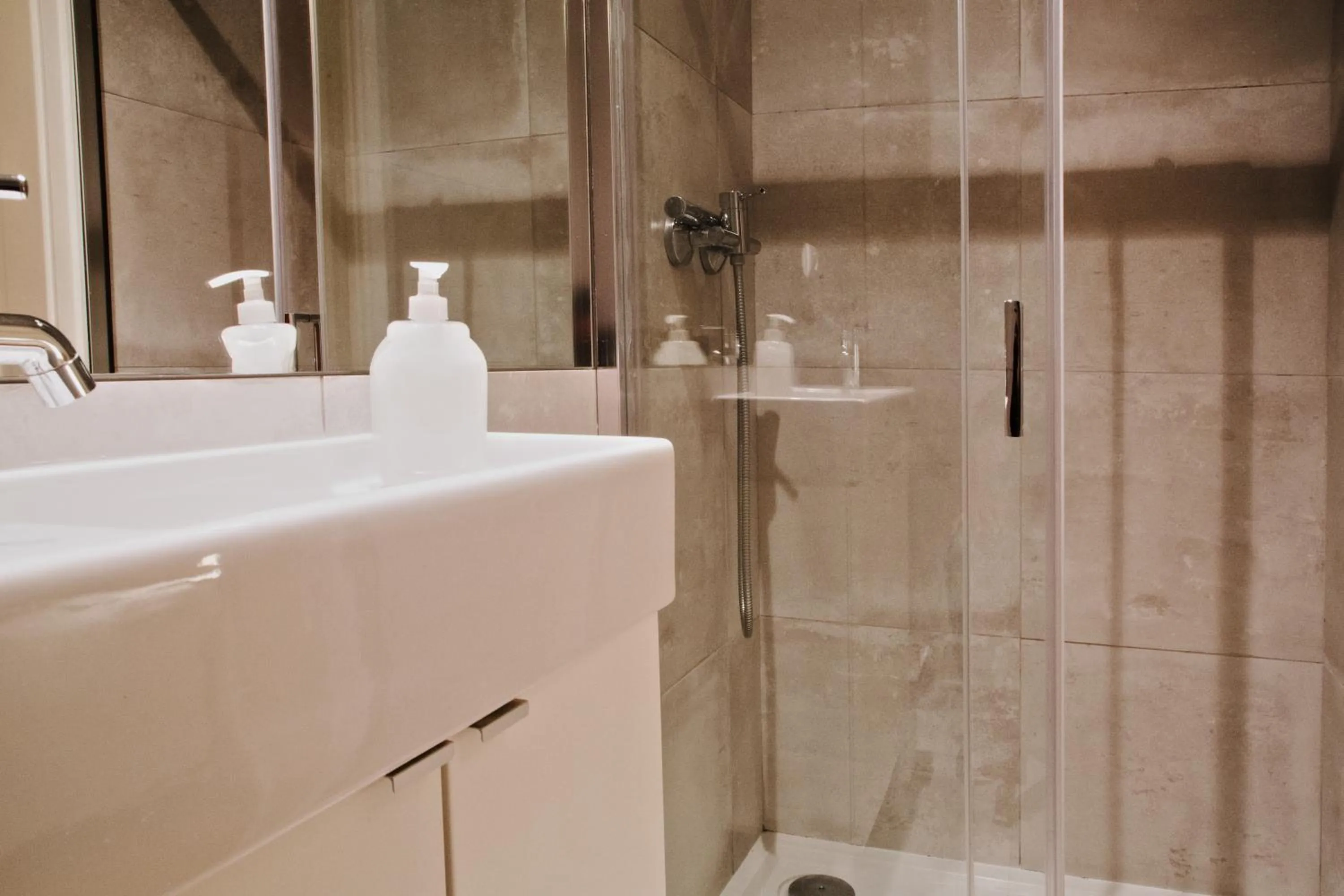 Shower in Porto Spot Hostel