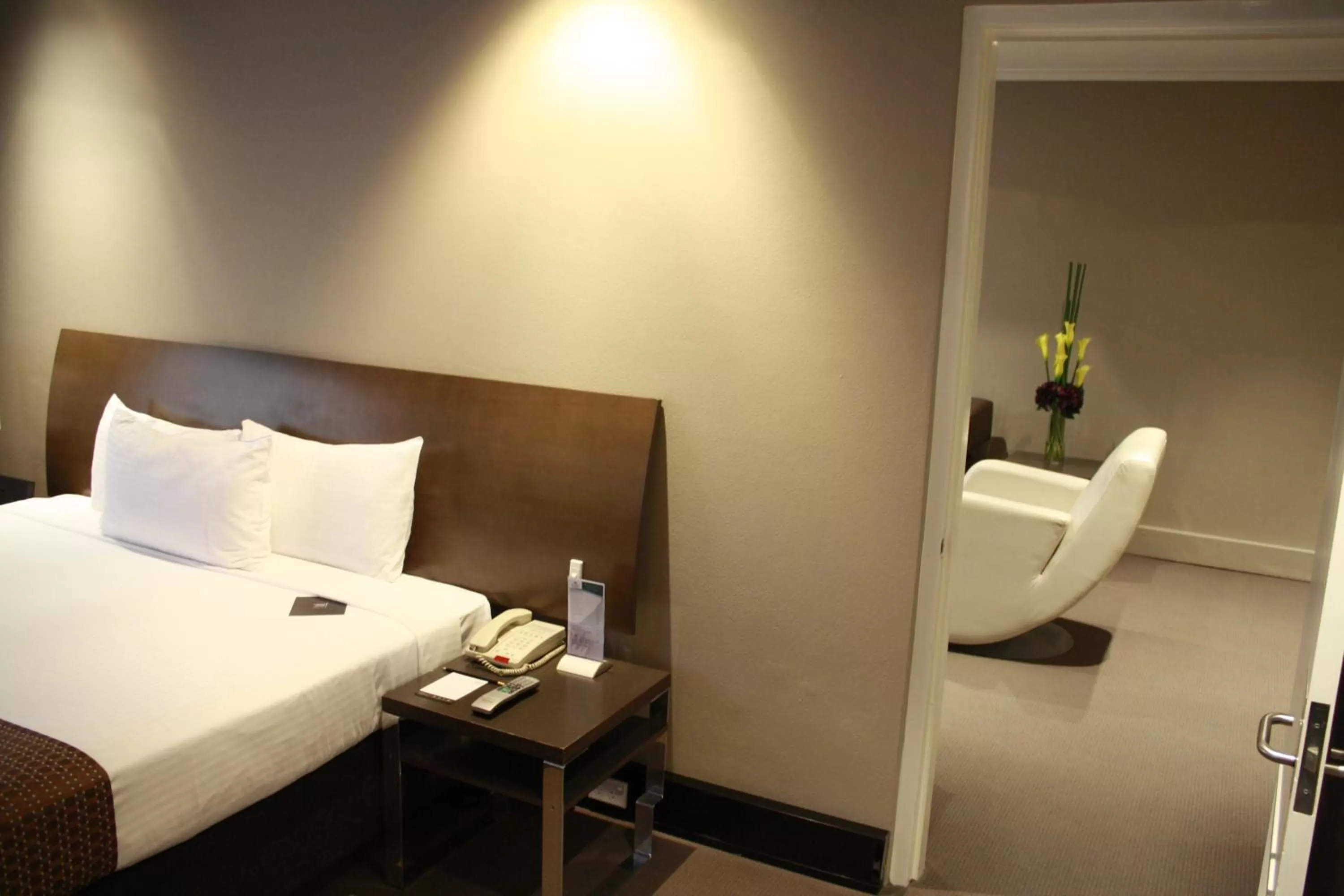 Living room, Bed in Pavilion On Northbourne