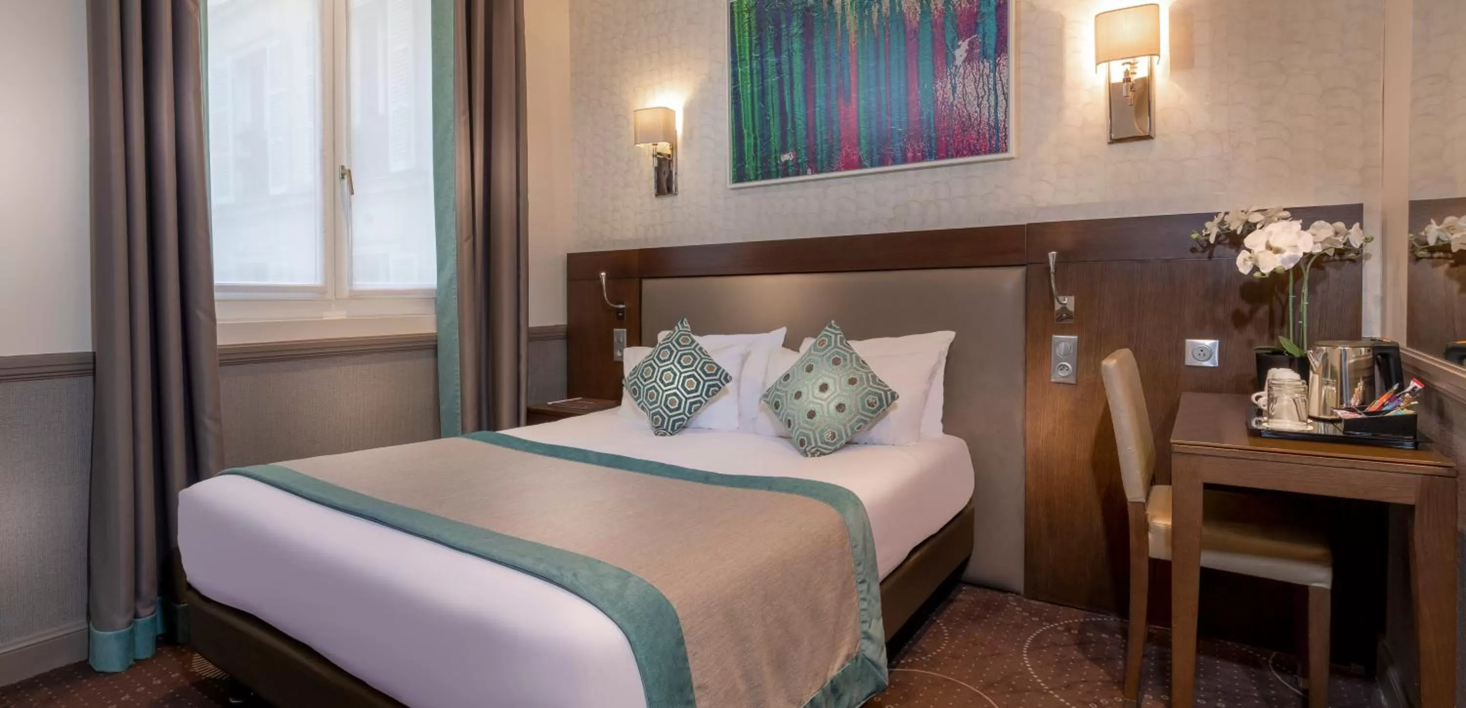 Bed in Elysées Ceramic