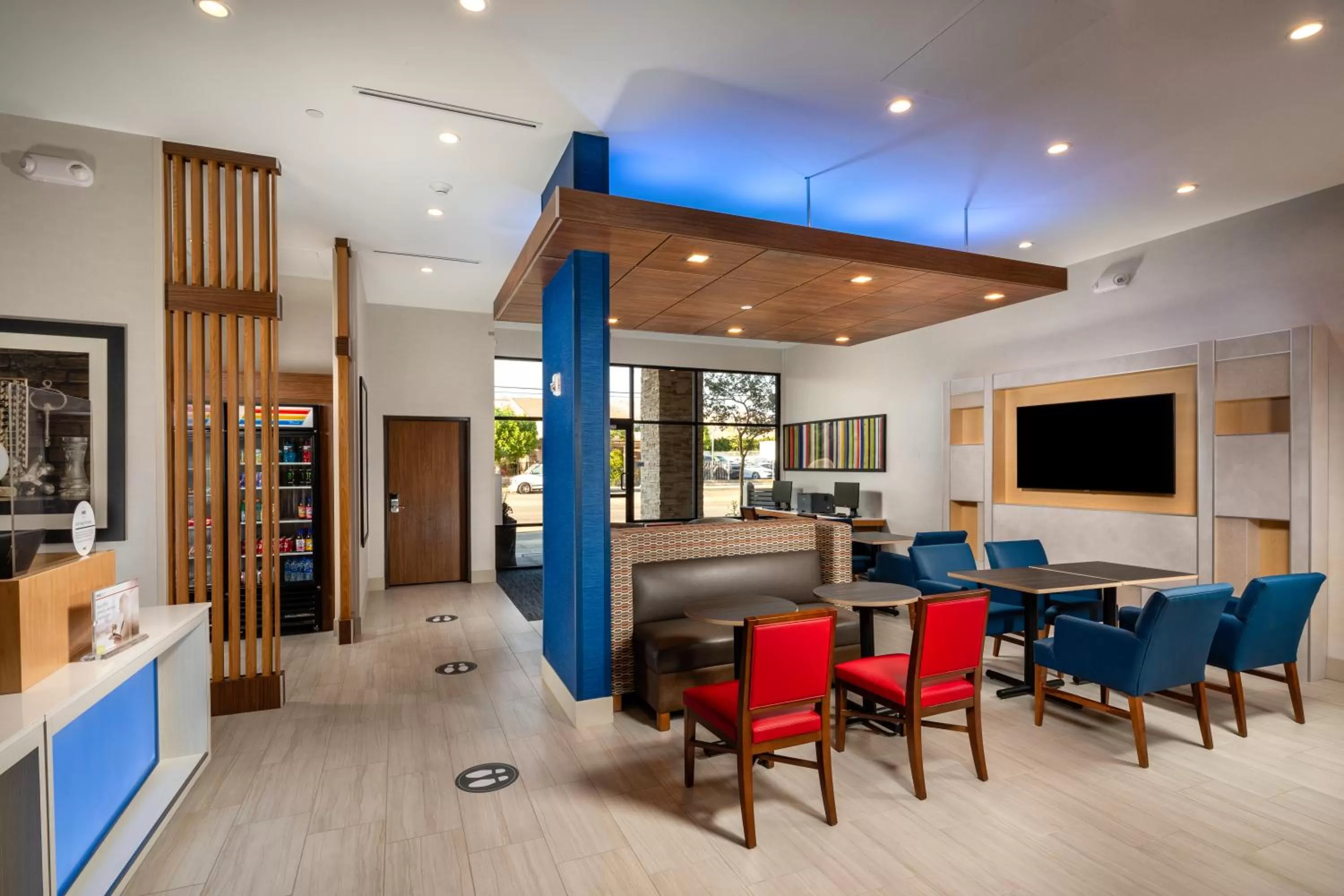 Seating area in Holiday Inn Express & Suites Chatsworth by IHG