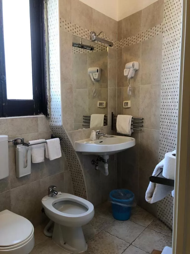 Shower in Rocca Sul Mare Hotel