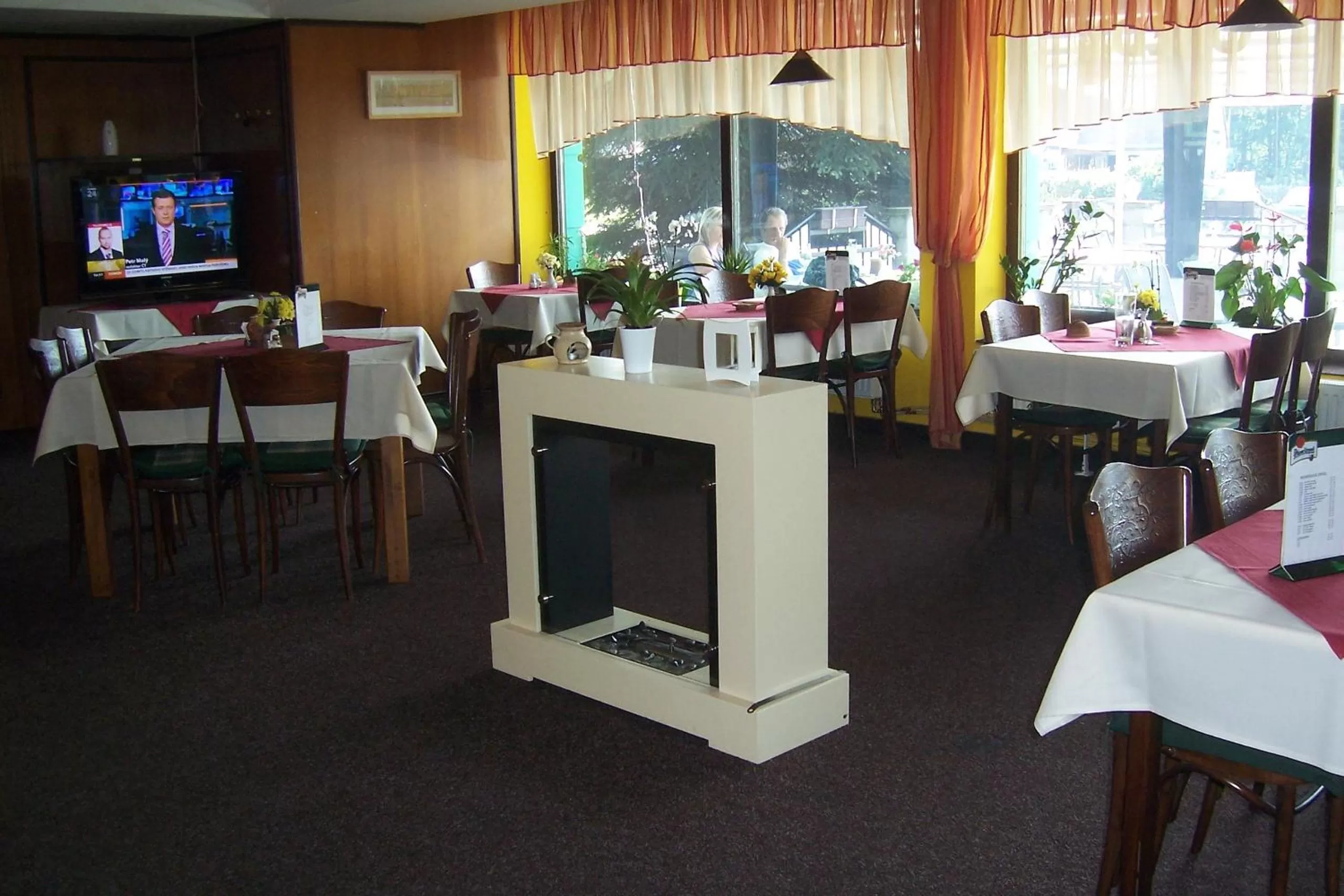 Restaurant/Places to Eat in Hotel Sloup