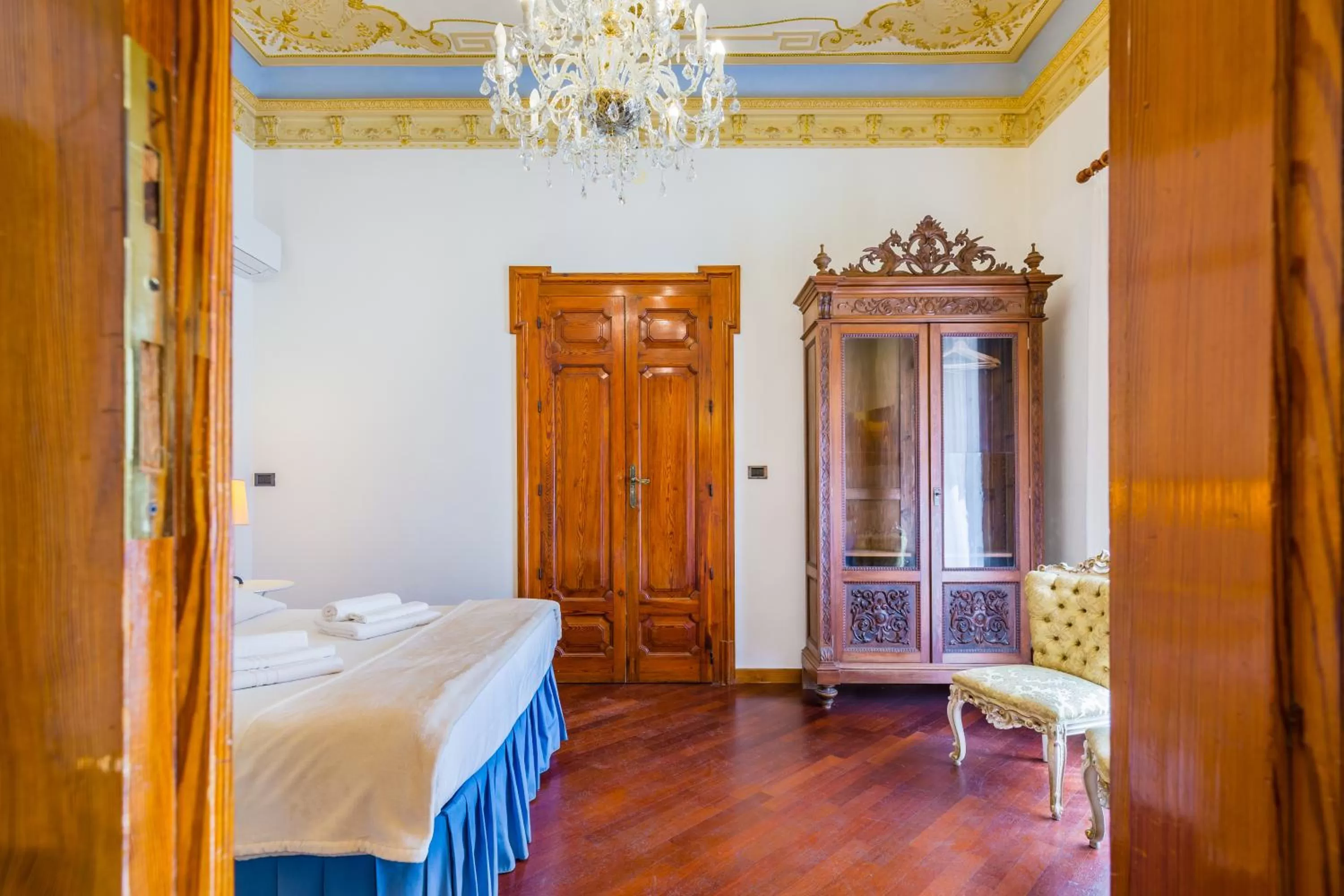 Bedroom, Bed in Palazzo Montalbano