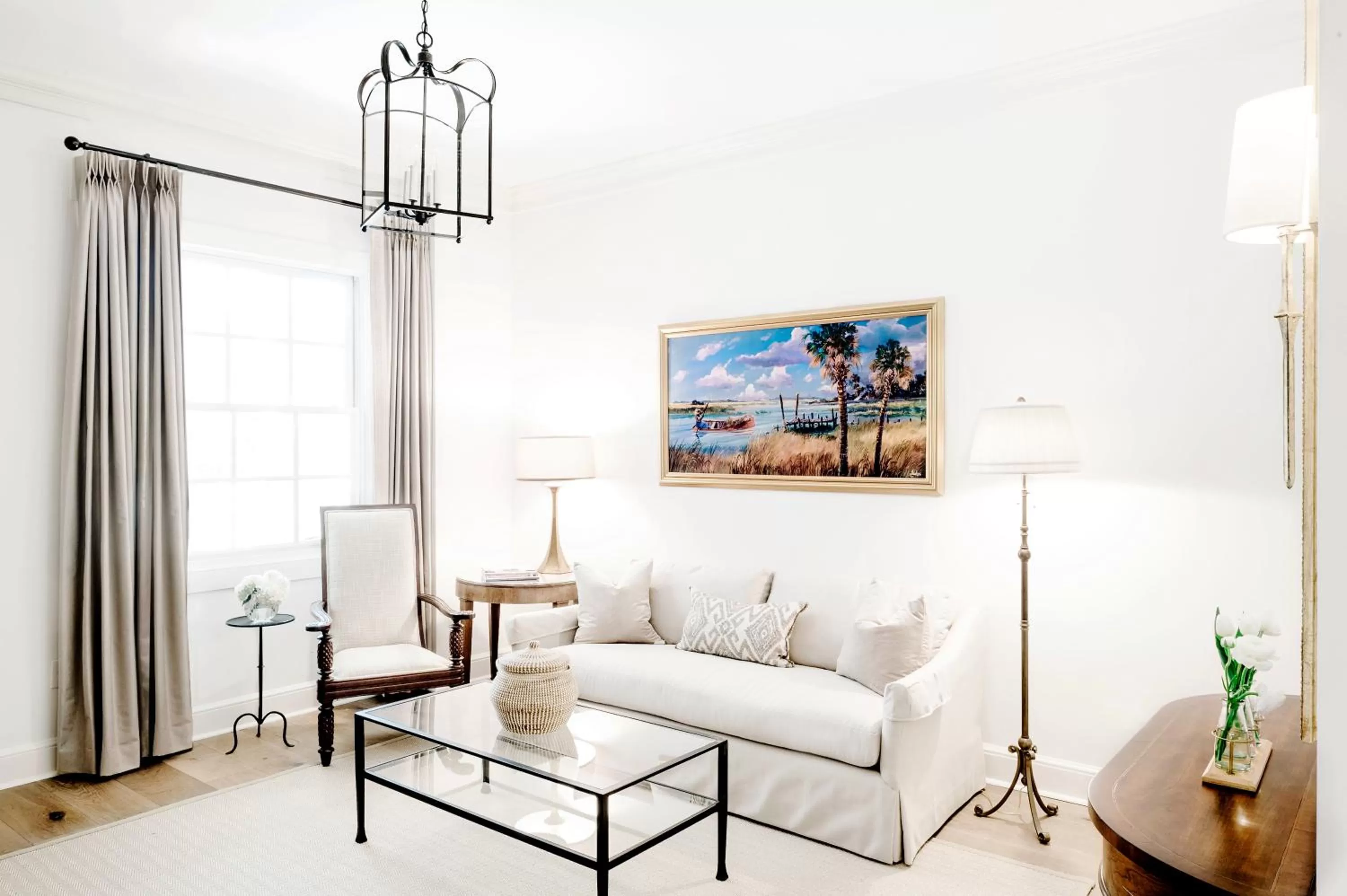 Living room in Planters Inn - Charleston