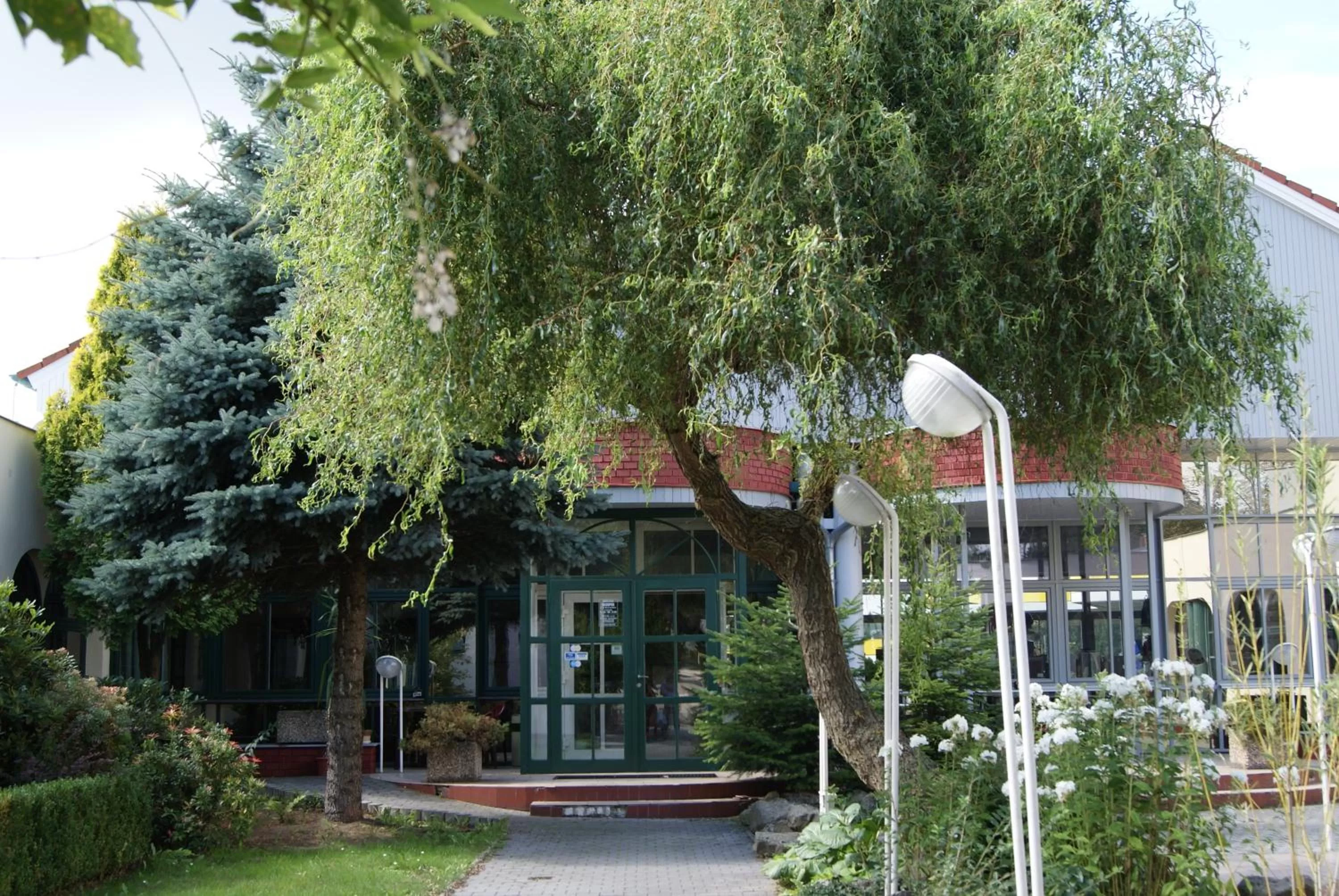 Property Building in Motel Vega