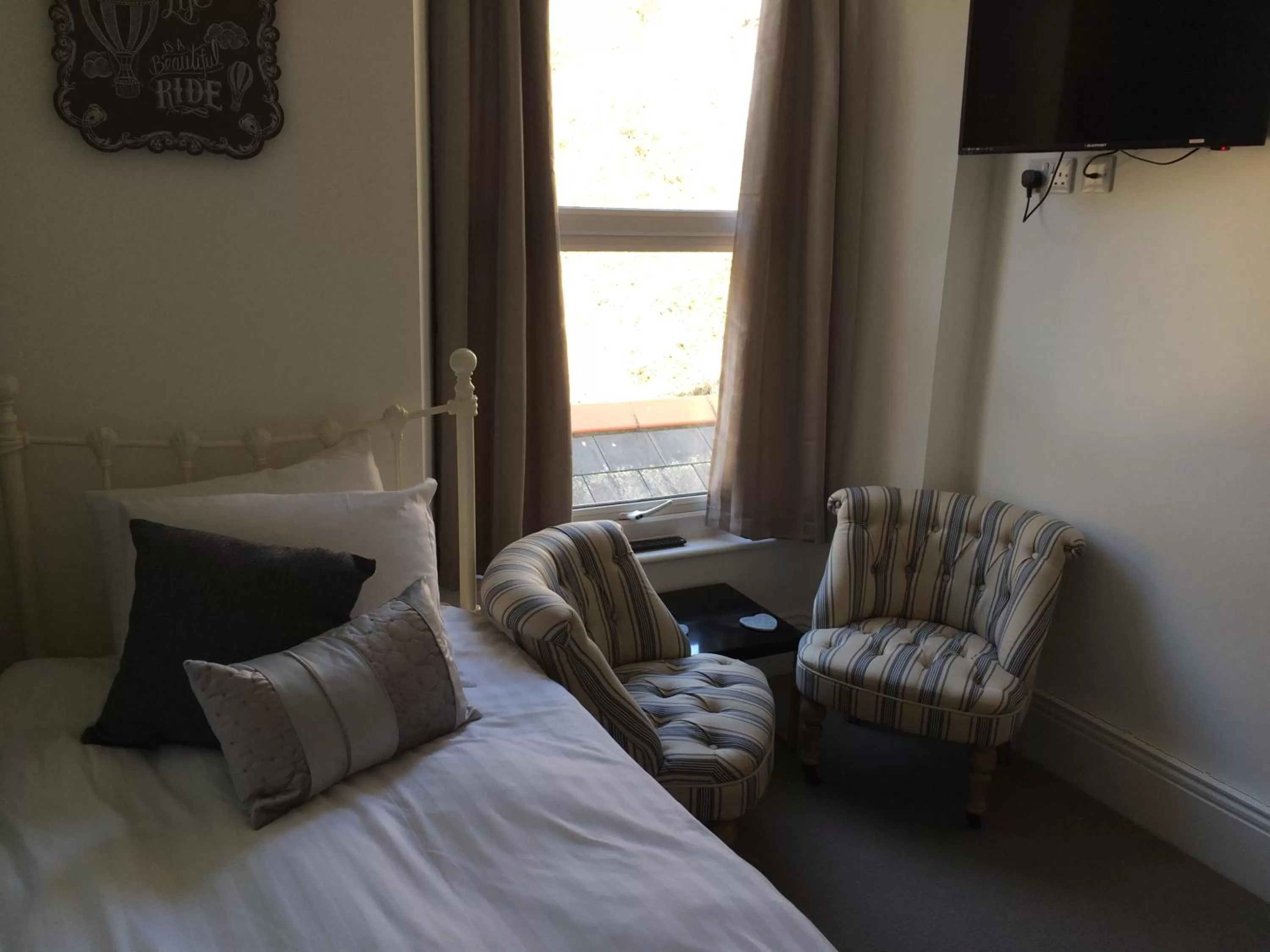 Bed in Portreath Arms