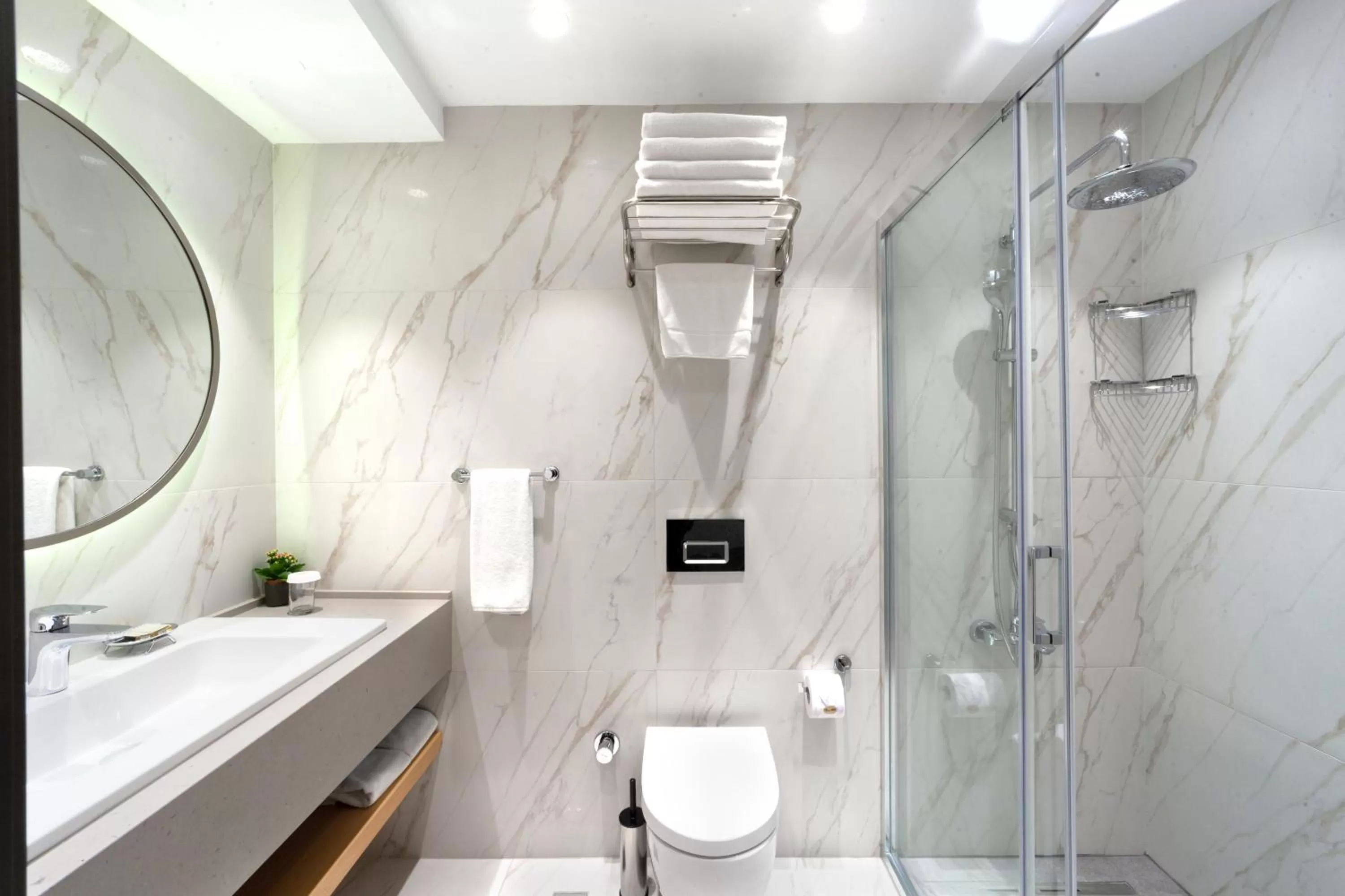 Toilet in Mula Hotel