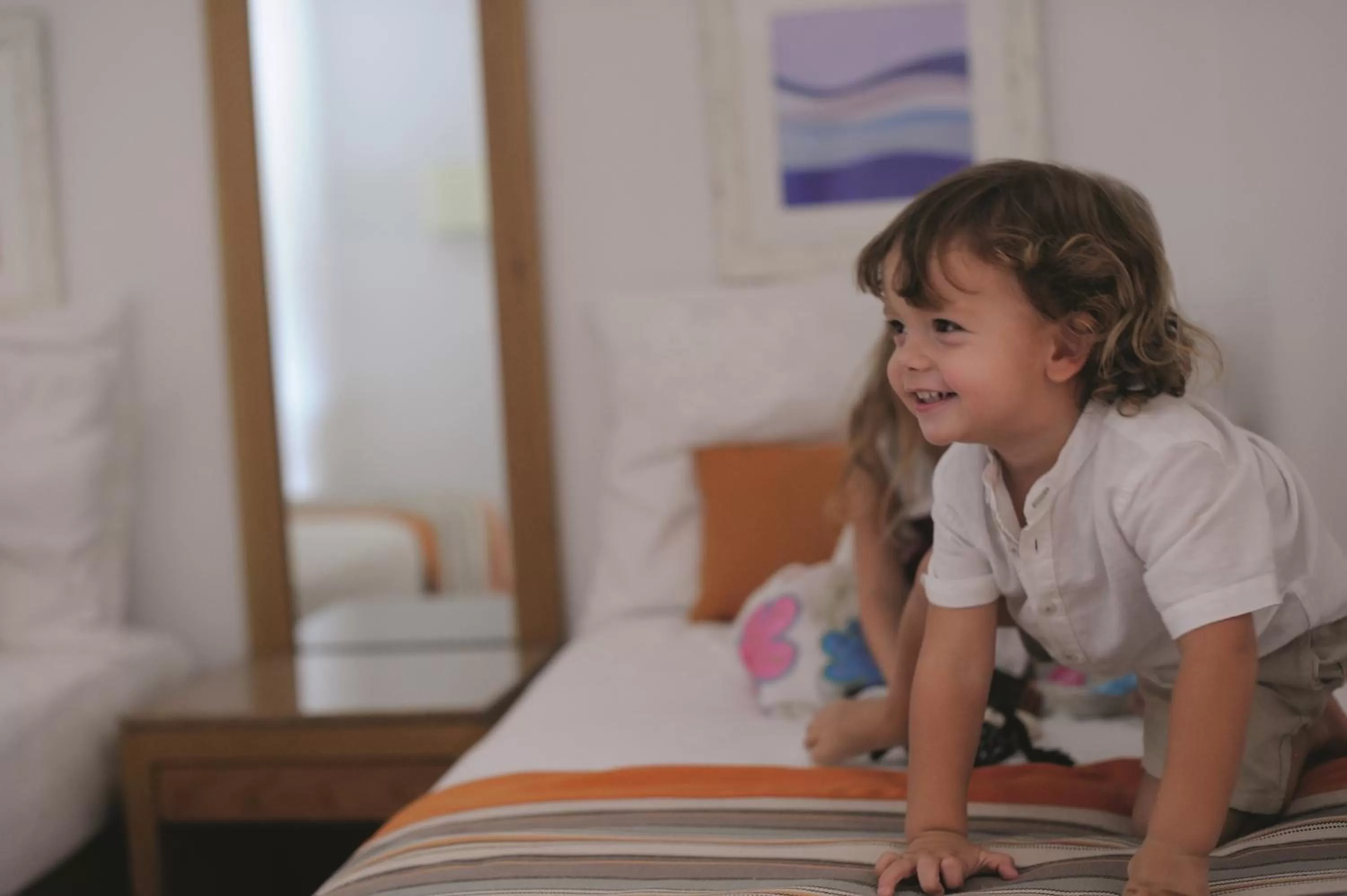 Area and facilities, Bed in Mövenpick Hotel Karachi