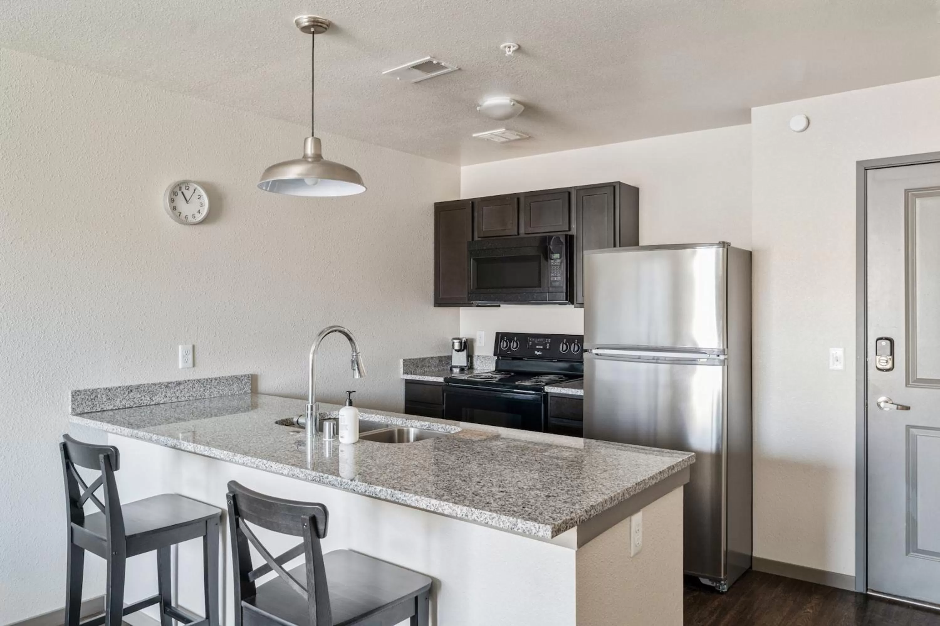 kitchen, Kitchen/Kitchenette in Kasa University Avenue Minneapolis