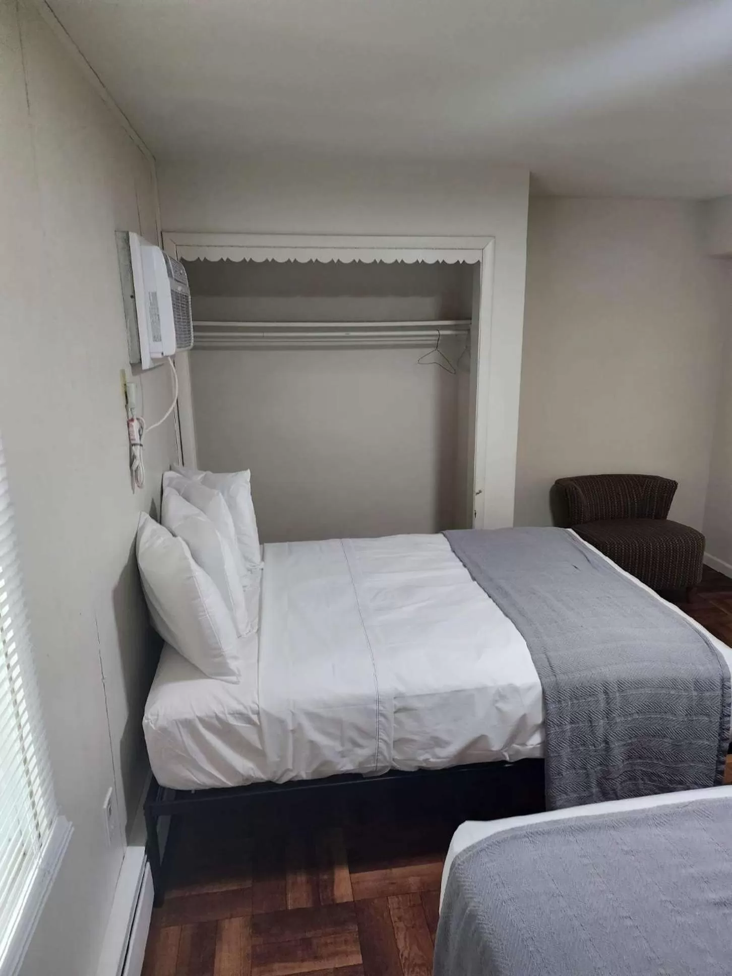 Bed in Yankee Clipper Resort Motel