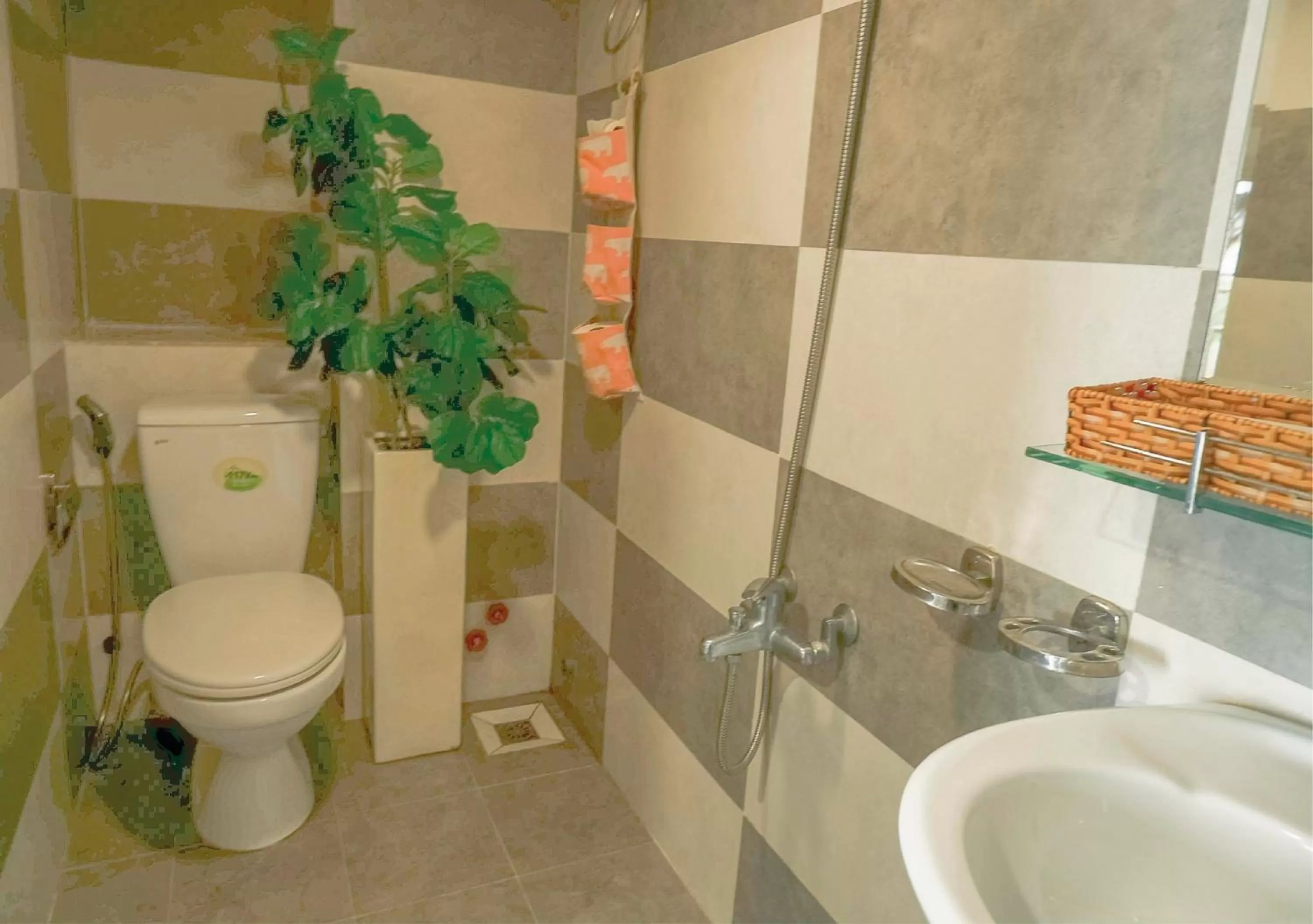 Shower in Galaxy Boutique Sai Gon Central Hotel